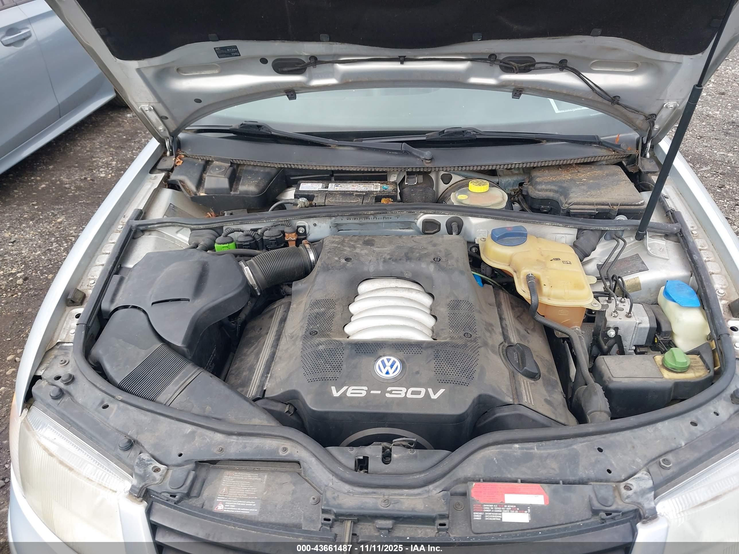 VOLKSWAGEN PASSAT image 10