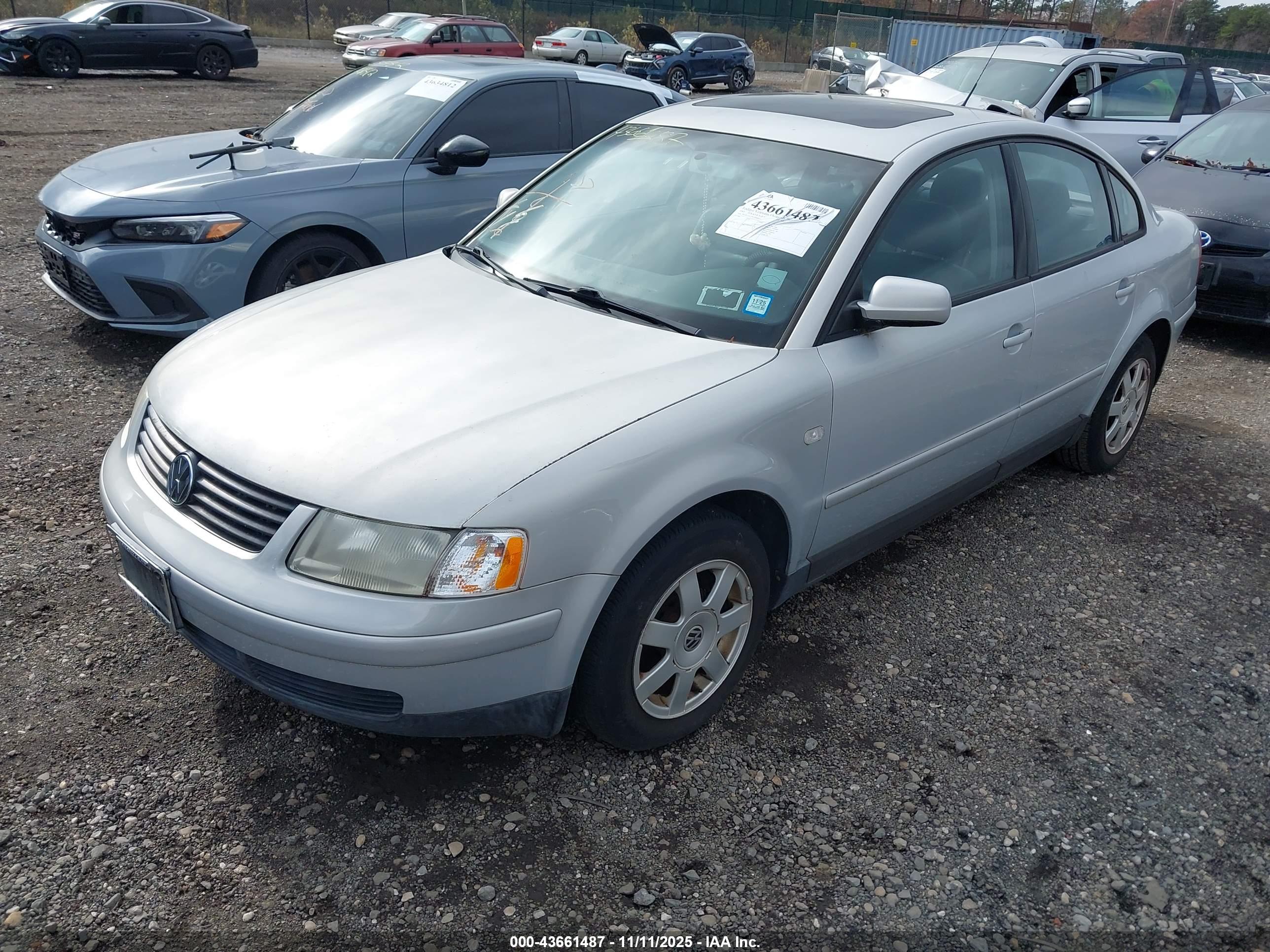 VOLKSWAGEN PASSAT image 2