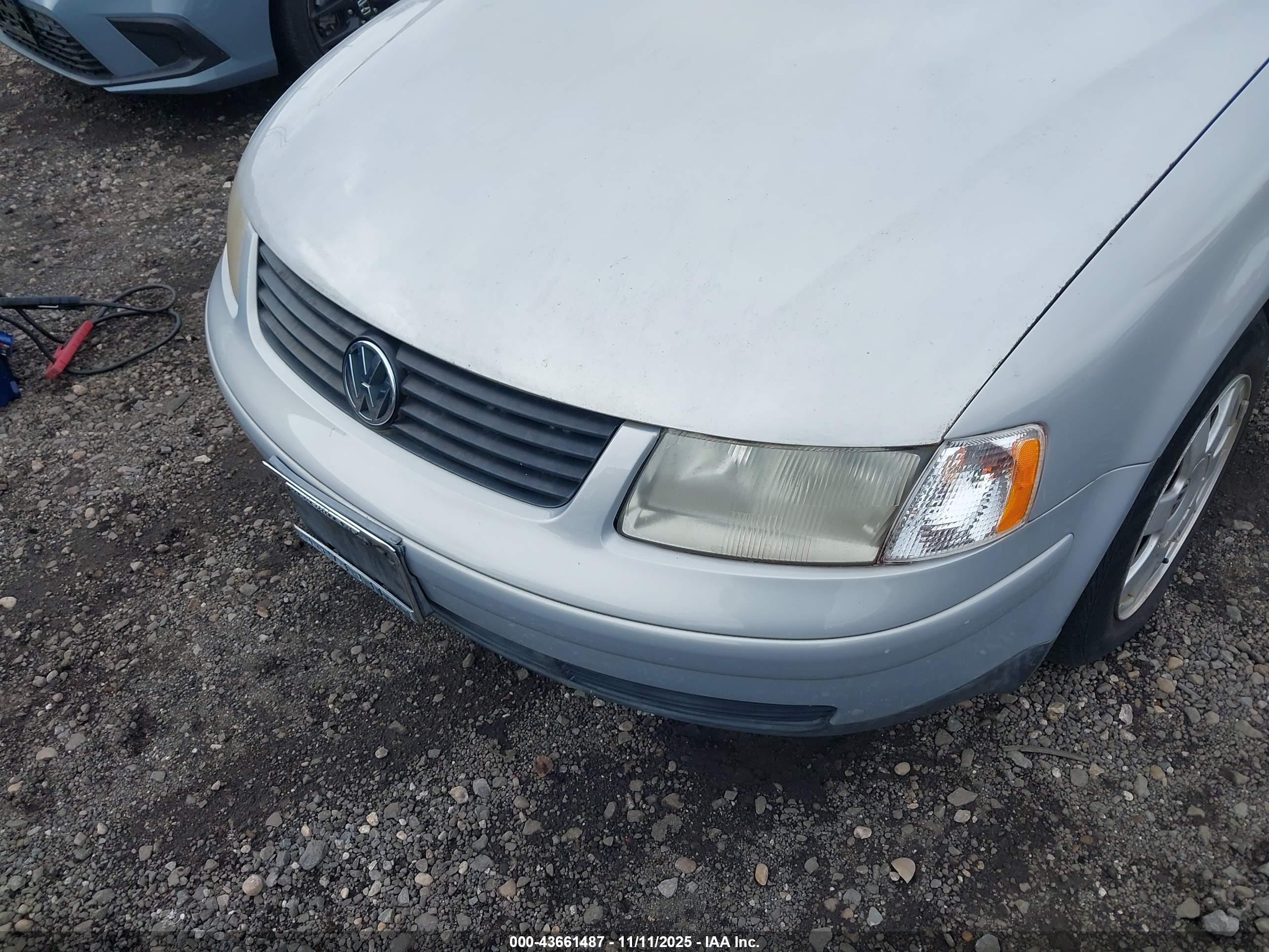 VOLKSWAGEN PASSAT image 6