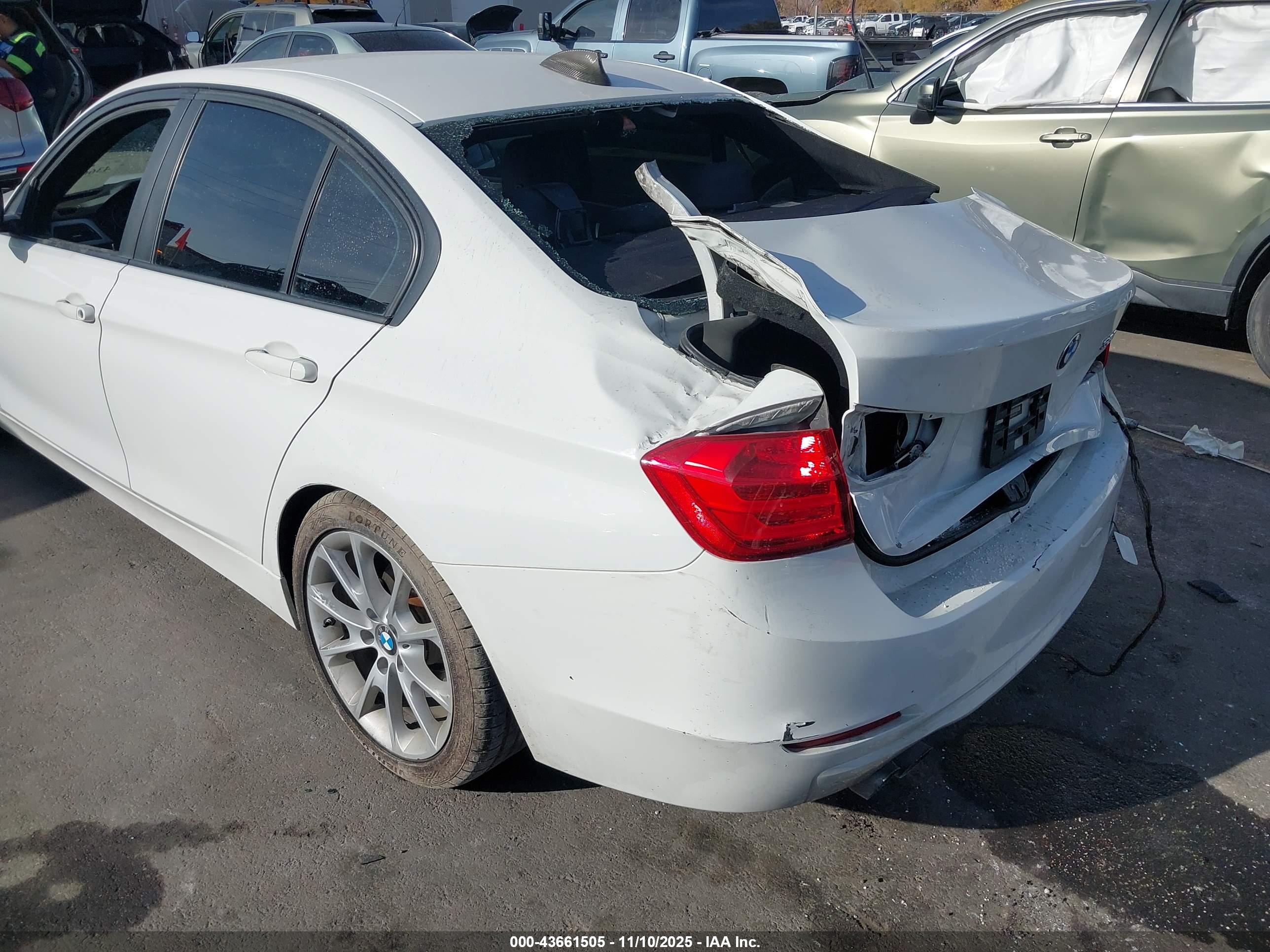 BMW 320I image 6