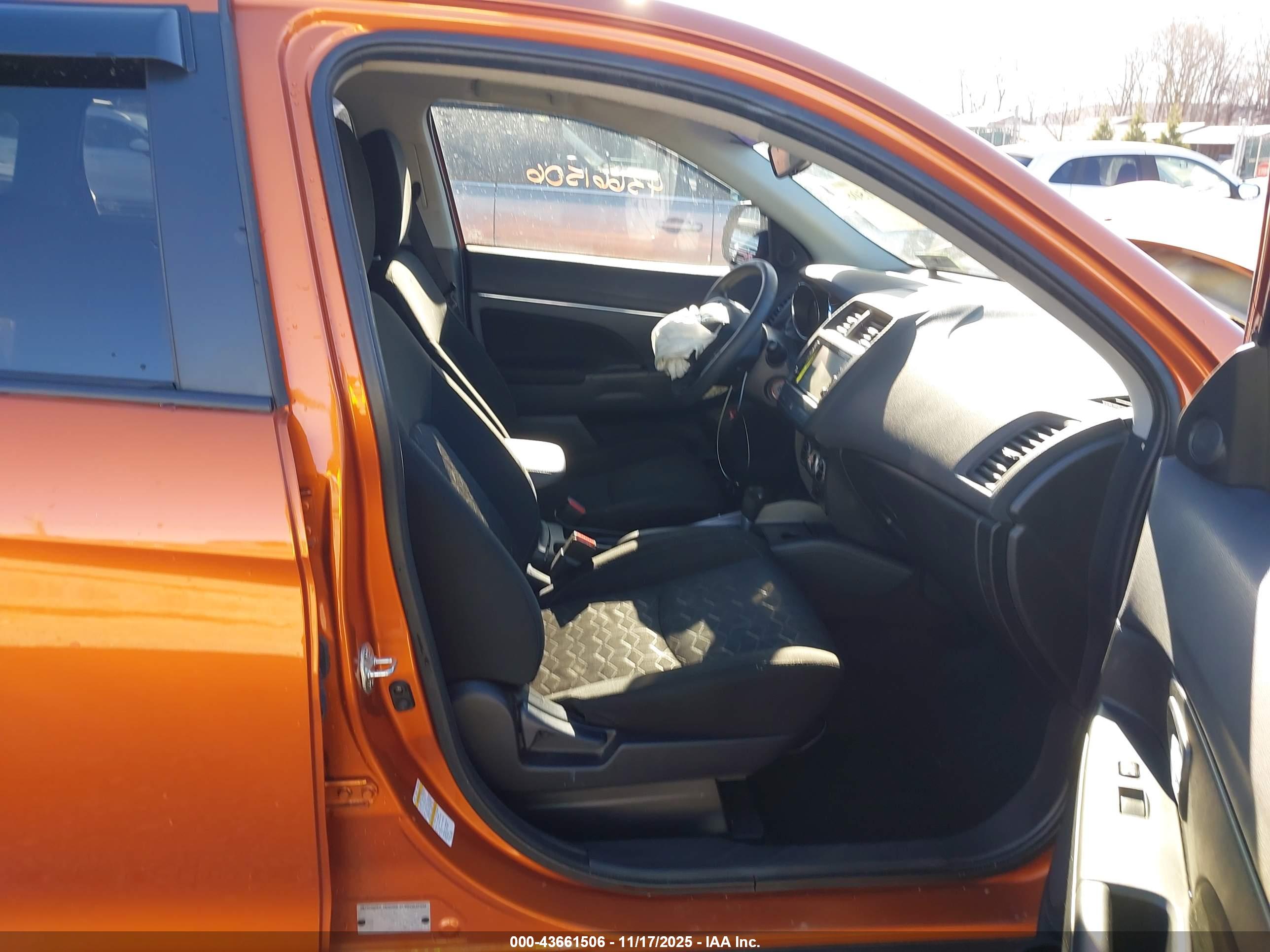 MITSUBISHI OUTLANDER image 5