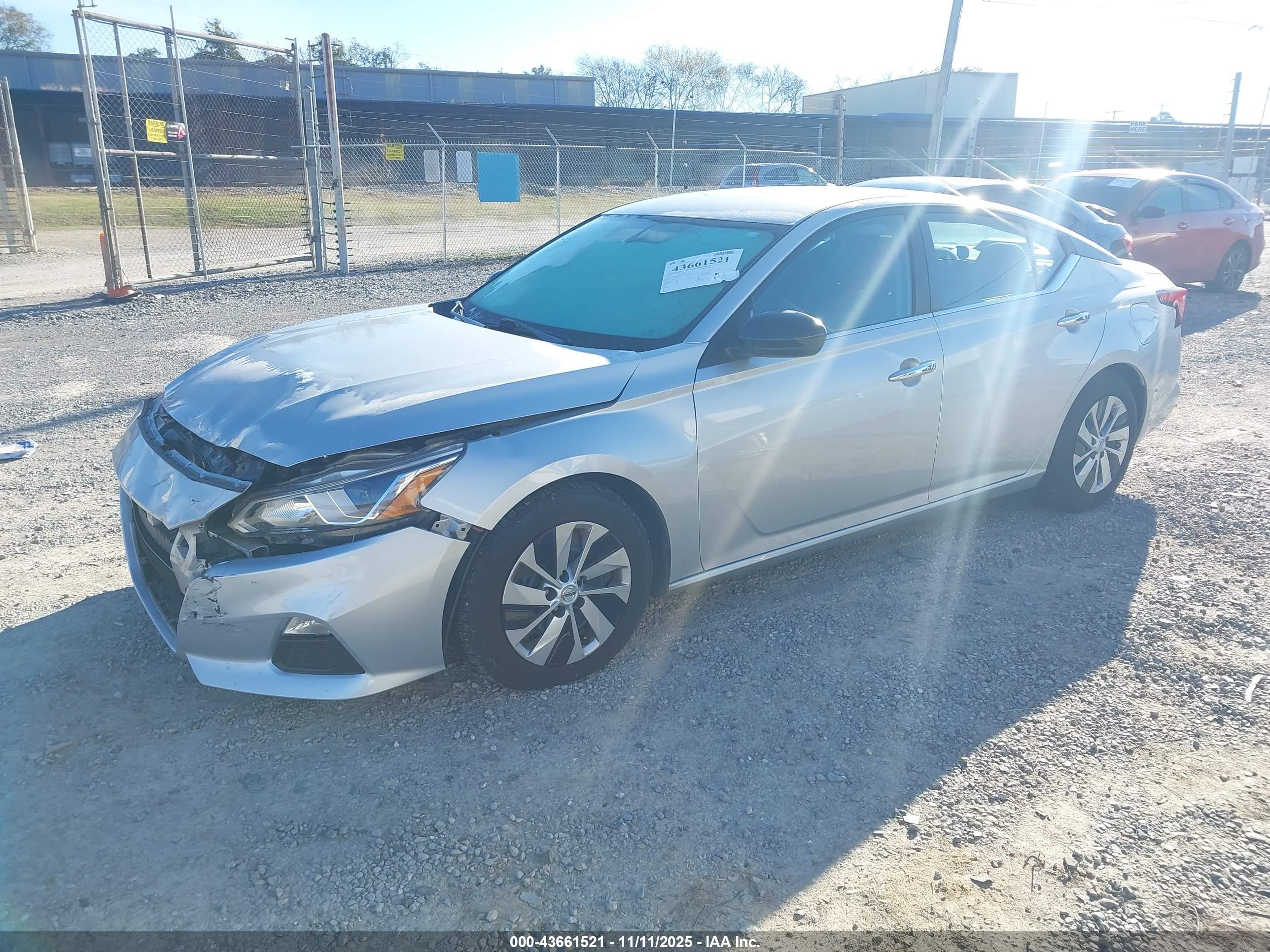 NISSAN ALTIMA image 2