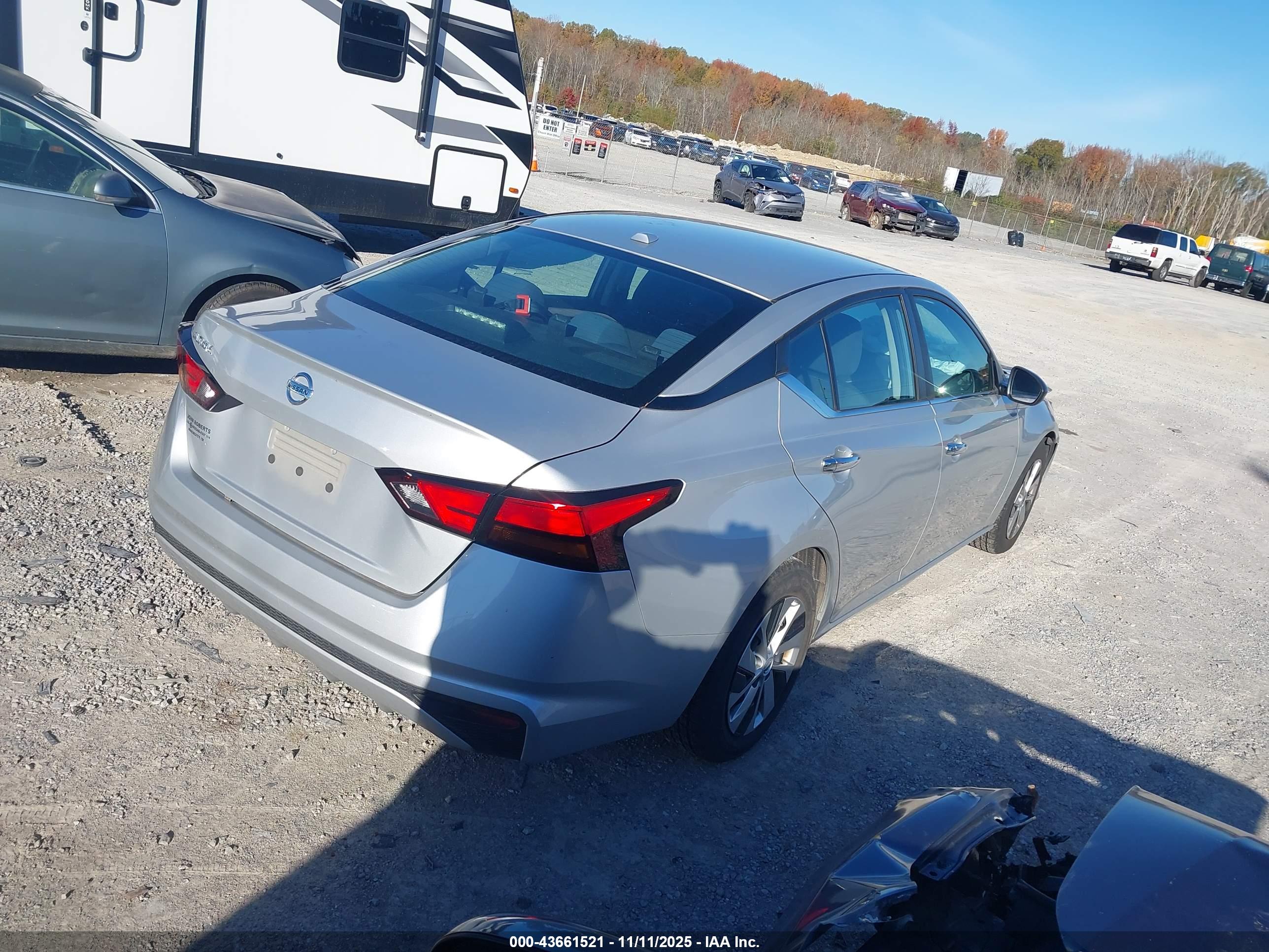 NISSAN ALTIMA image 4