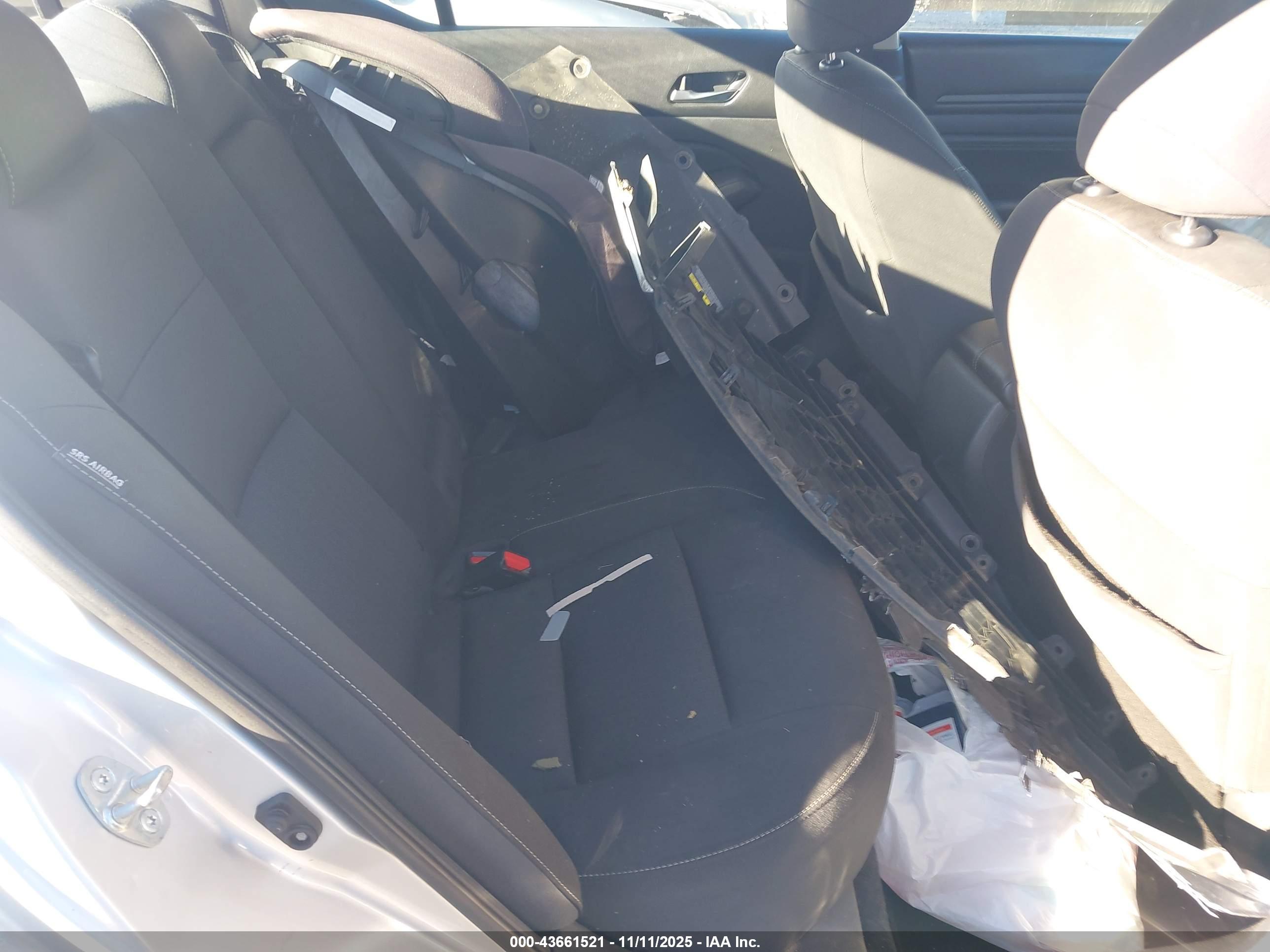 NISSAN ALTIMA image 8