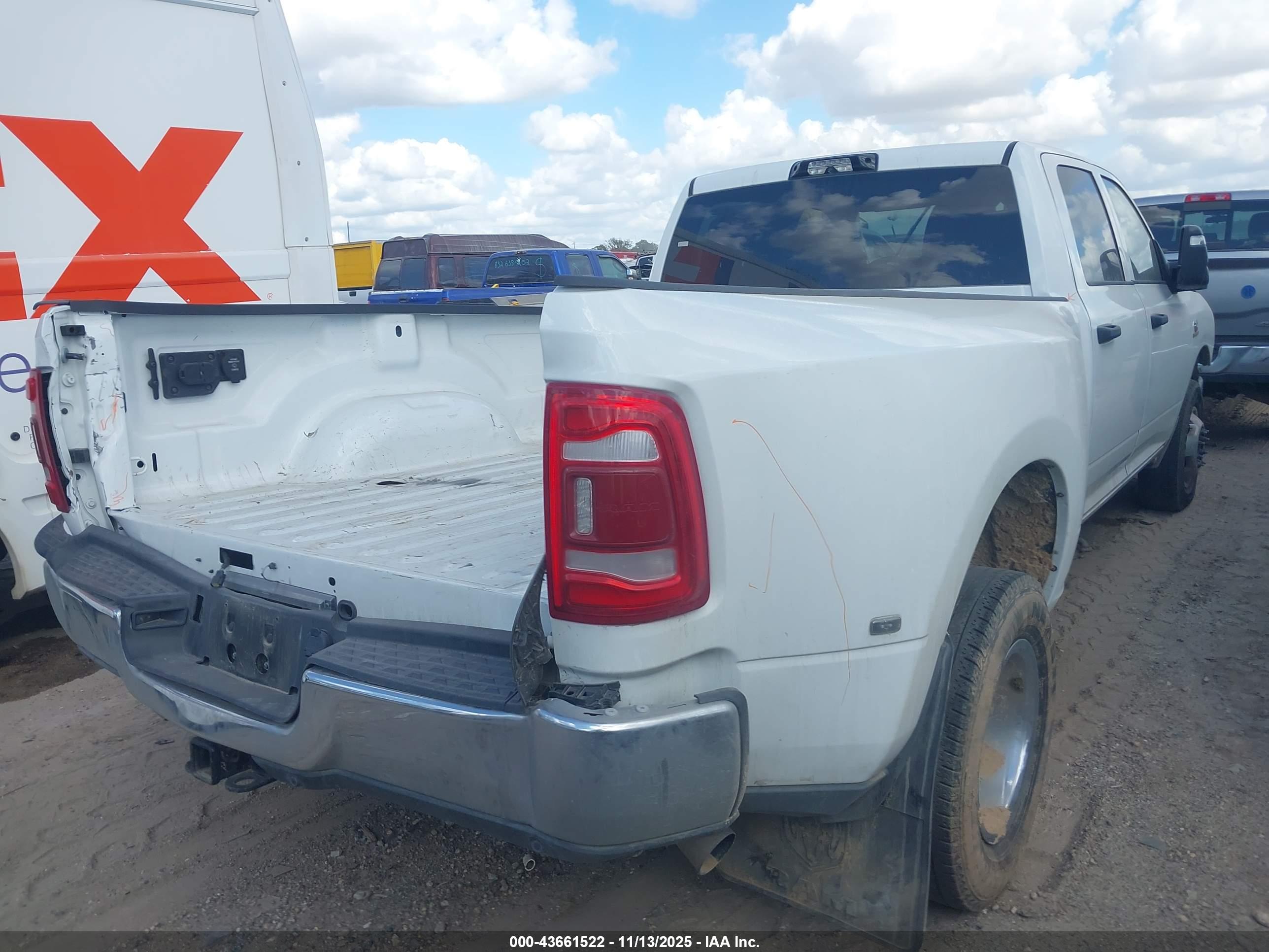 RAM 3500 image 4