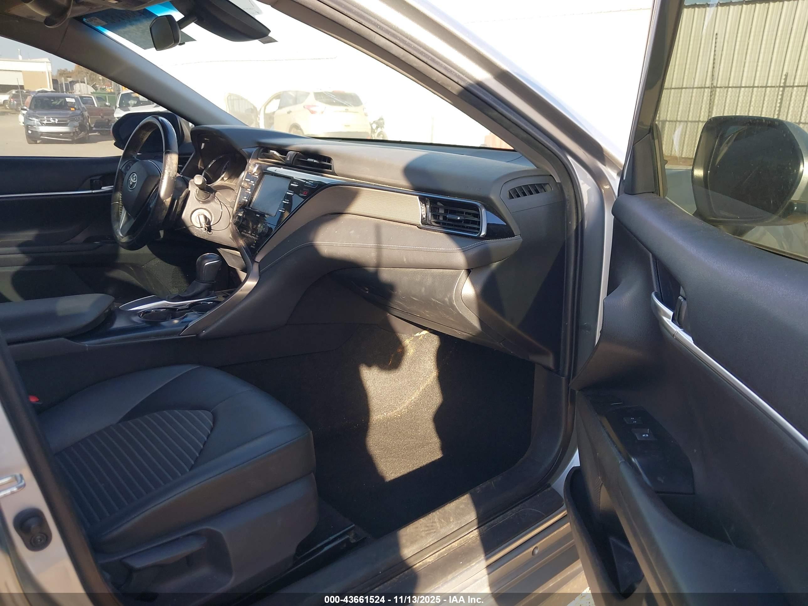 TOYOTA CAMRY image 5