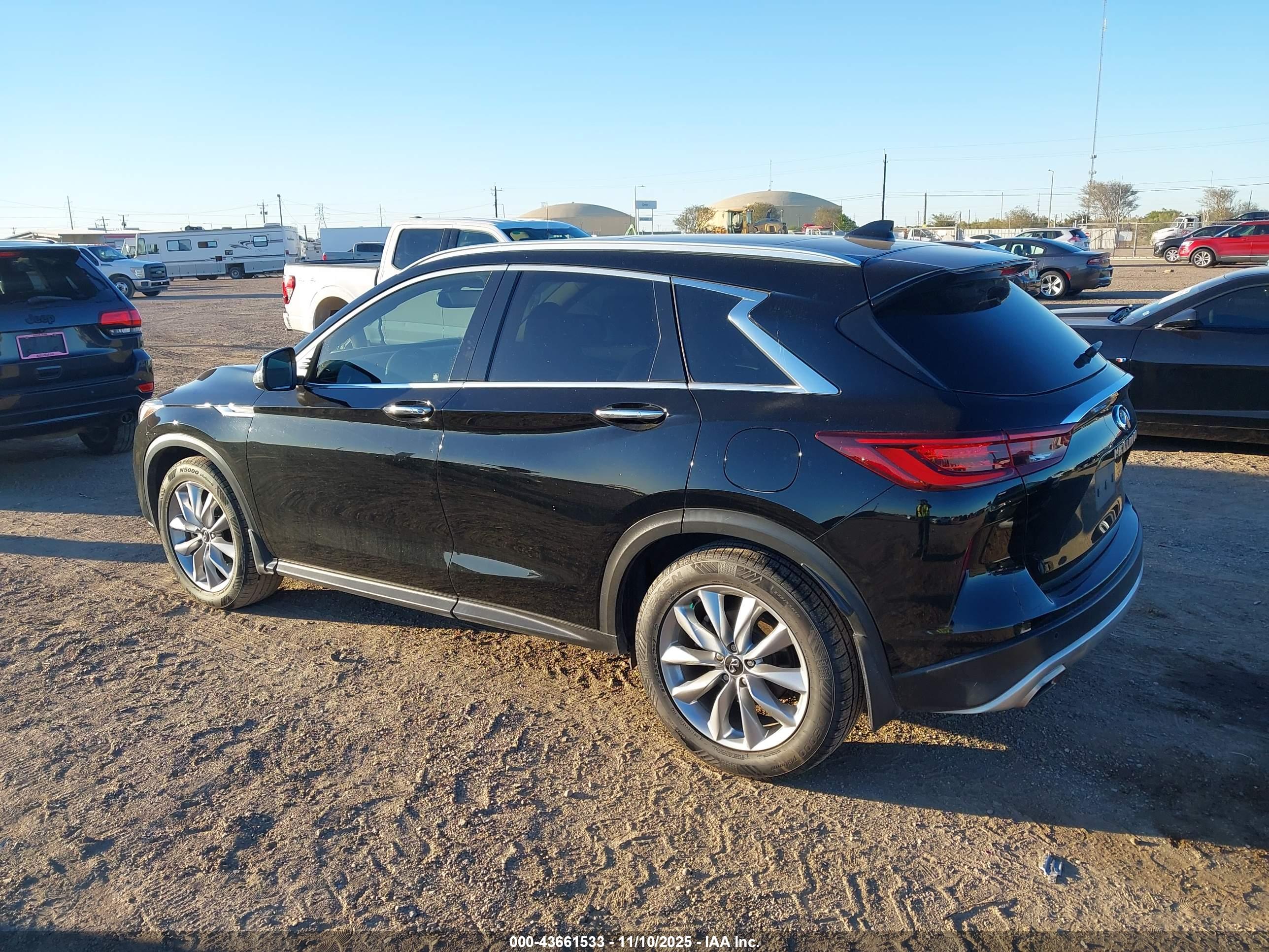 INFINITI QX50 image 3