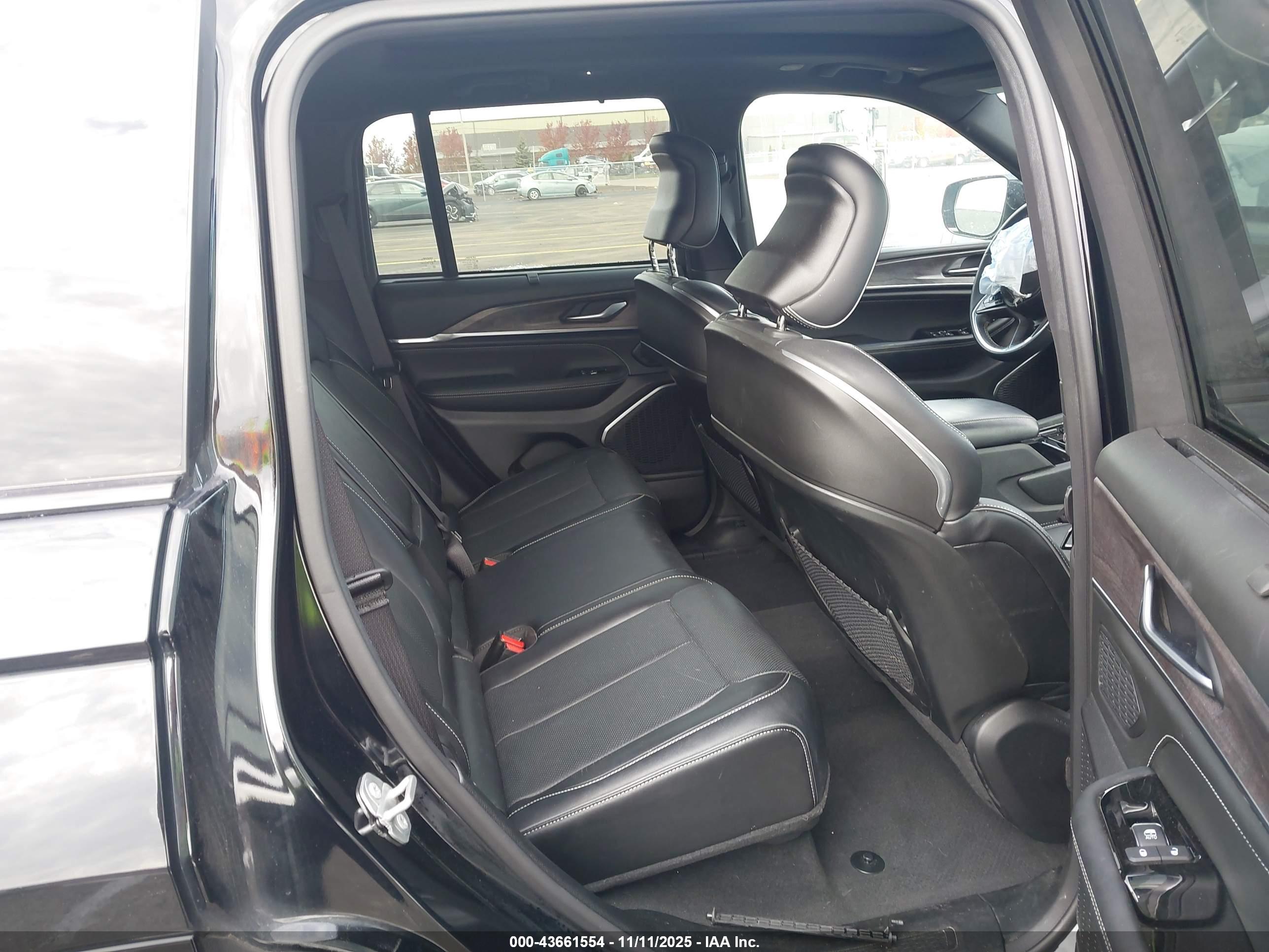 JEEP GRAND image 8