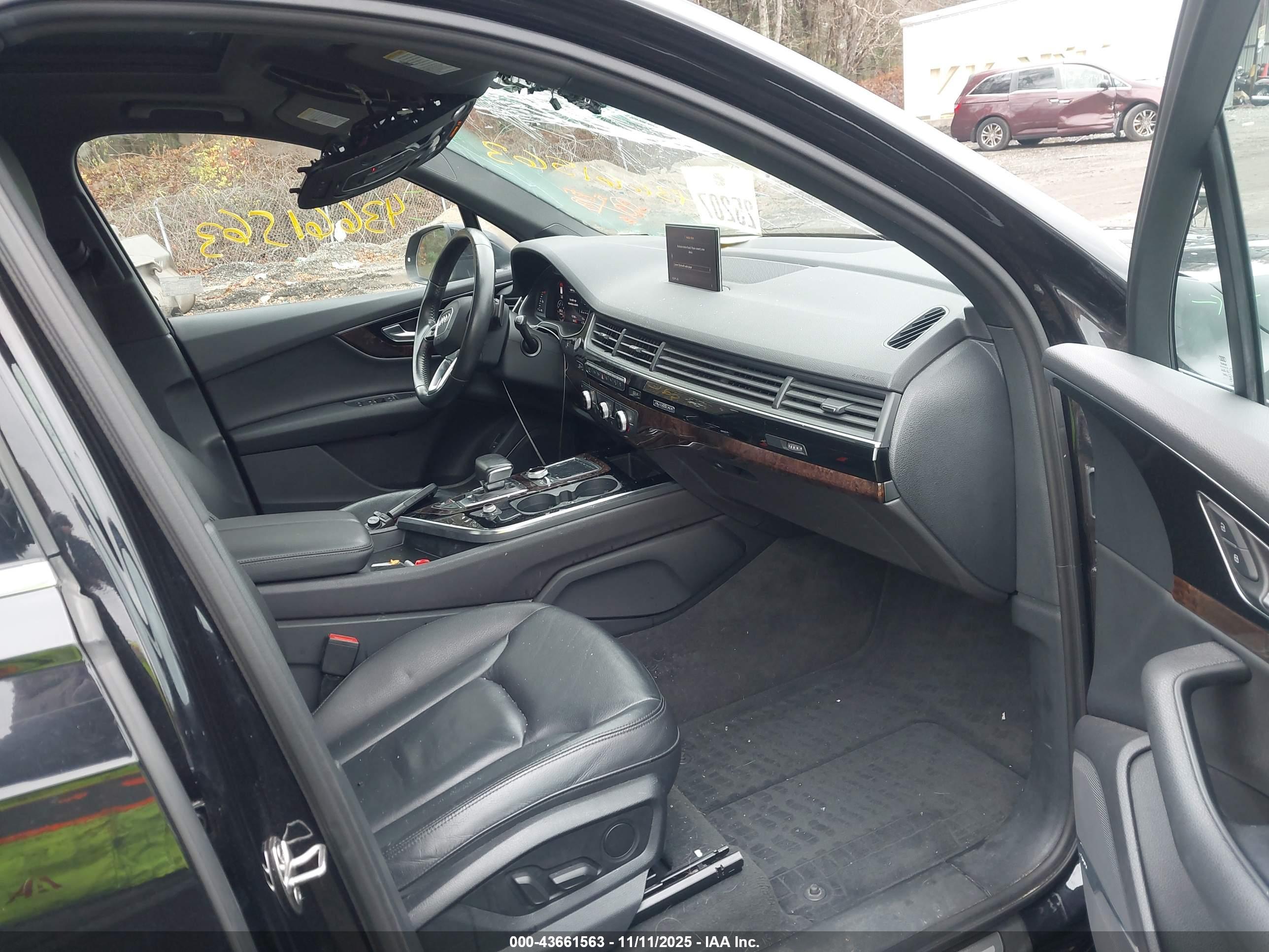 AUDI Q7 image 5