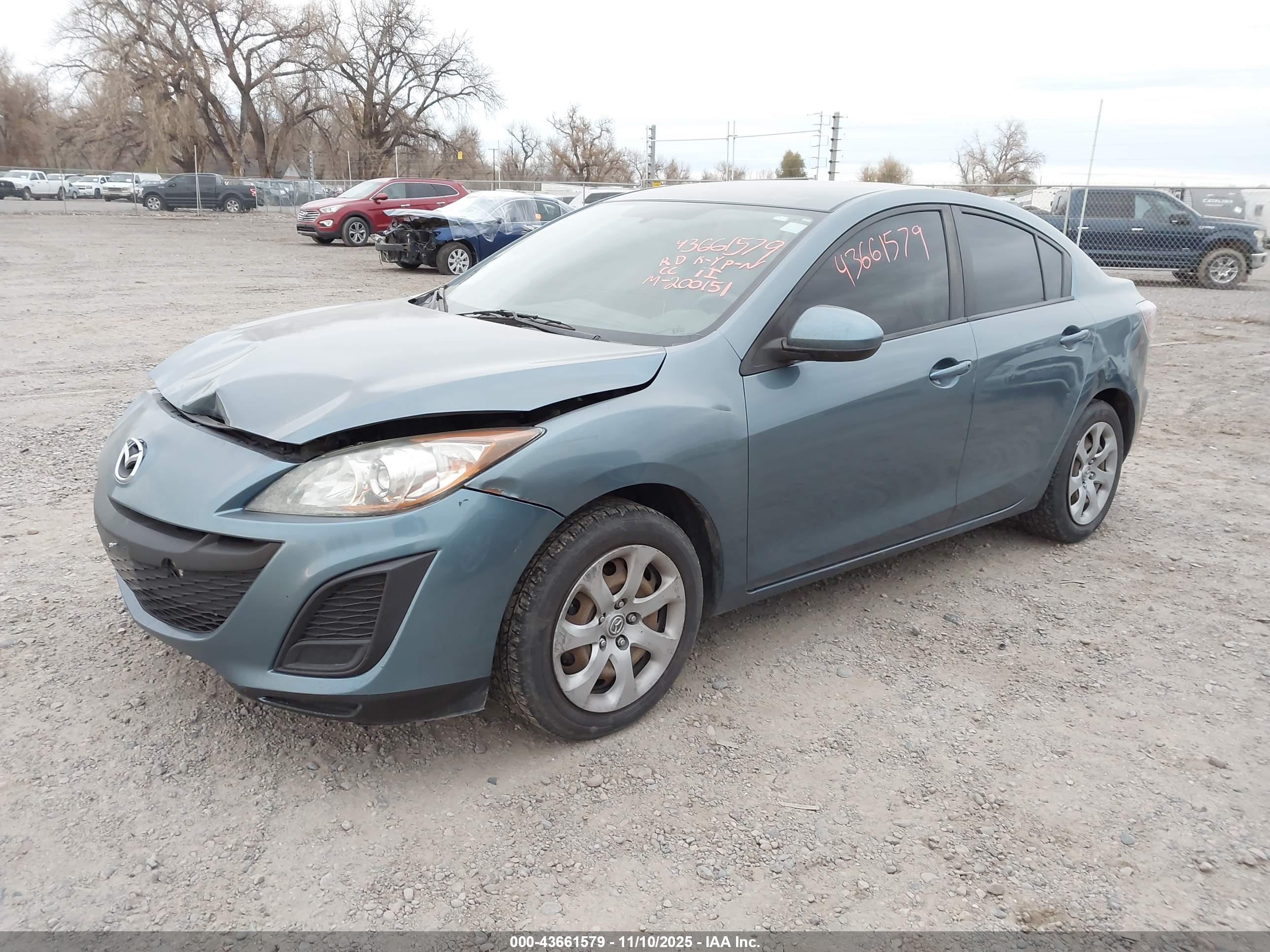 MAZDA MAZDA3 image 2