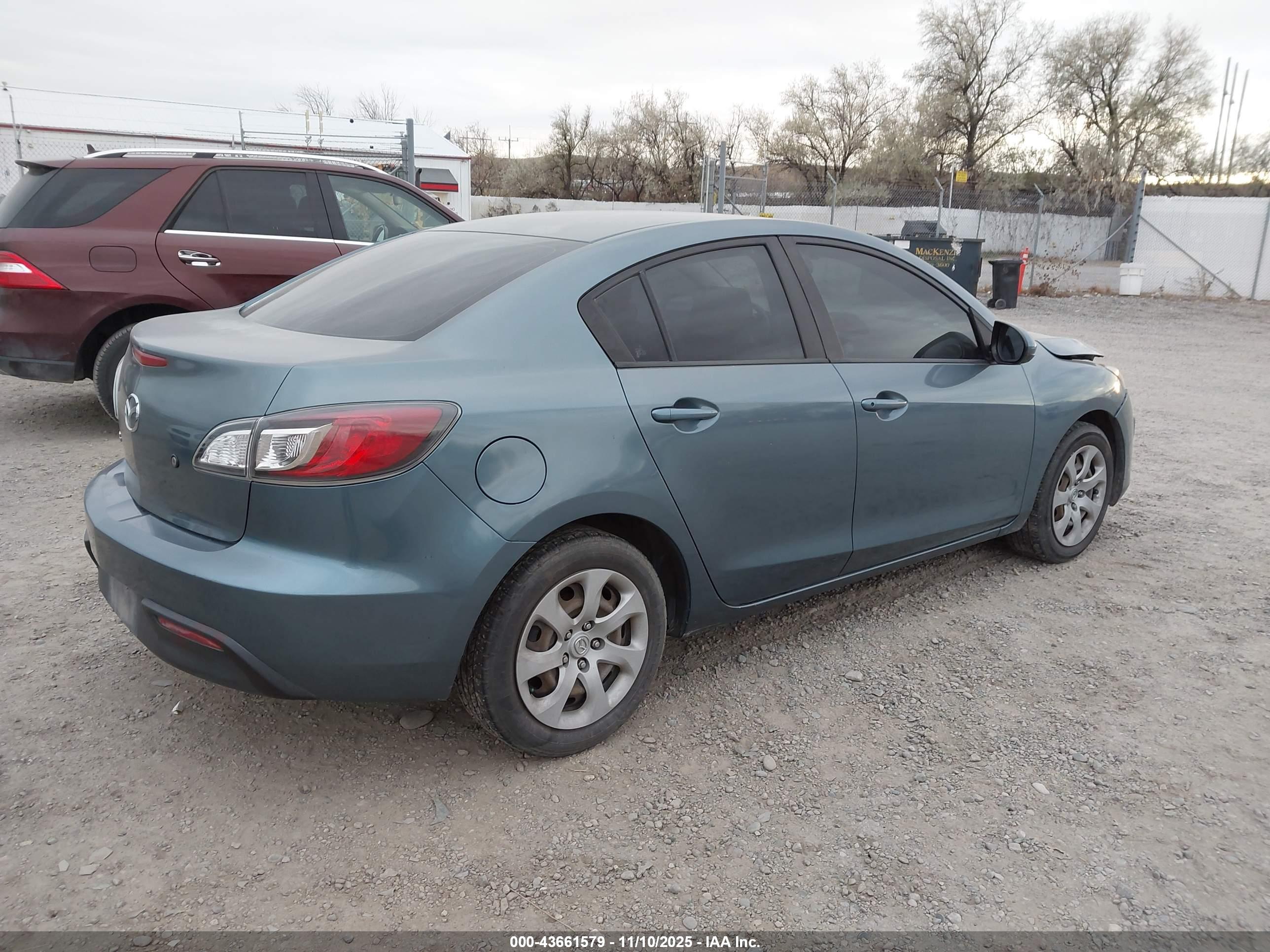 MAZDA MAZDA3 image 4