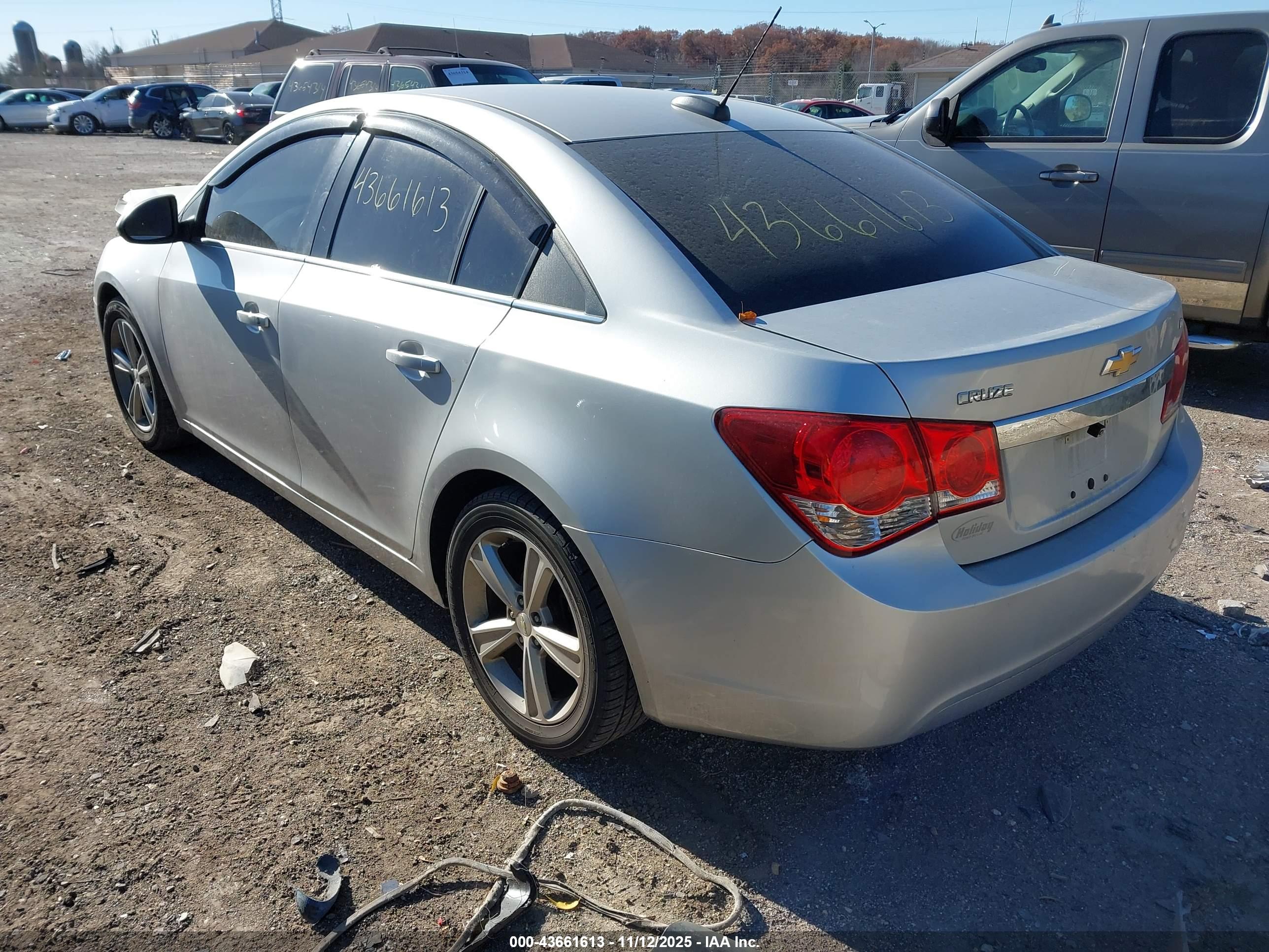 CHEVROLET CRUZE image 3
