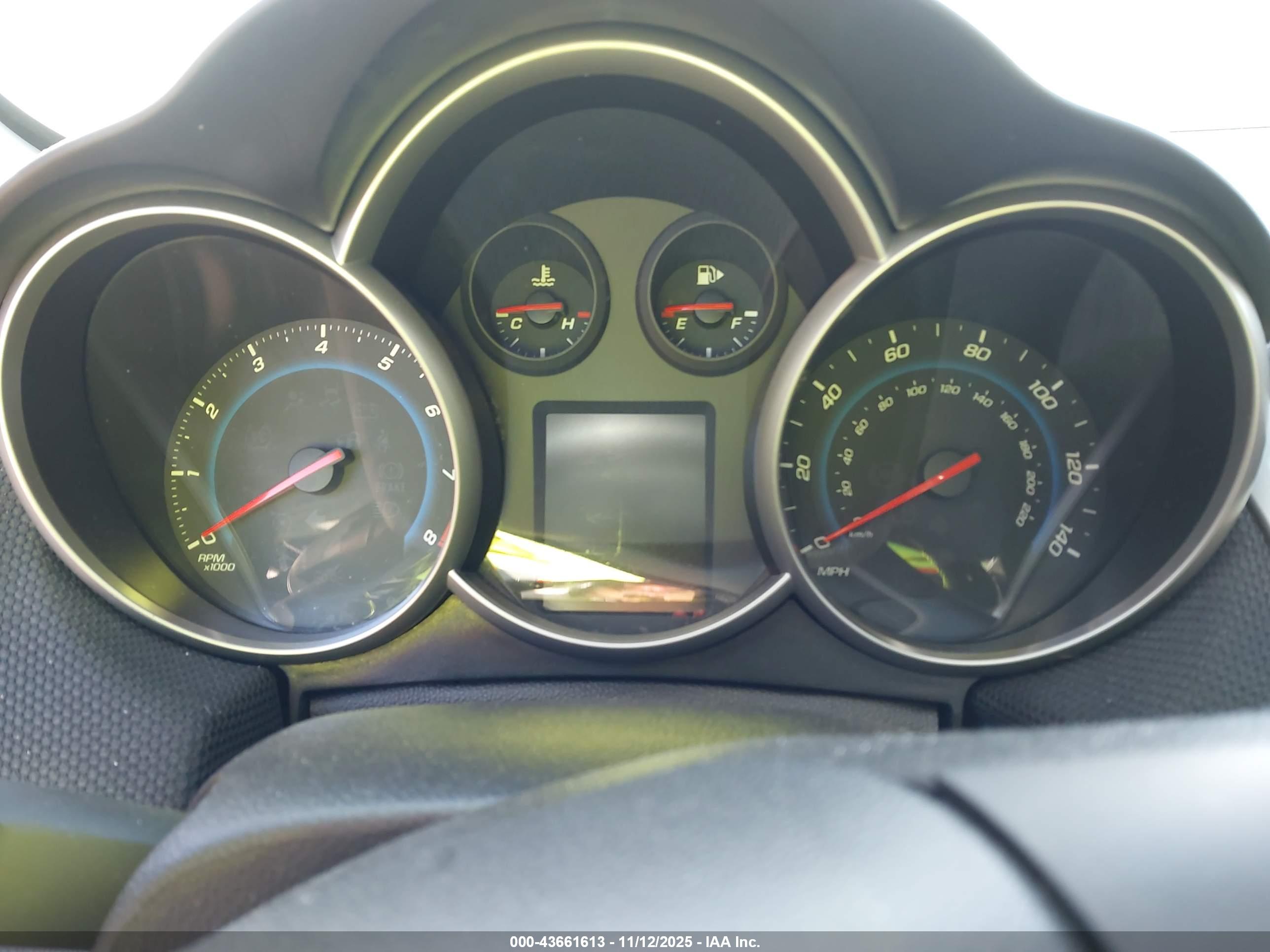 CHEVROLET CRUZE image 7