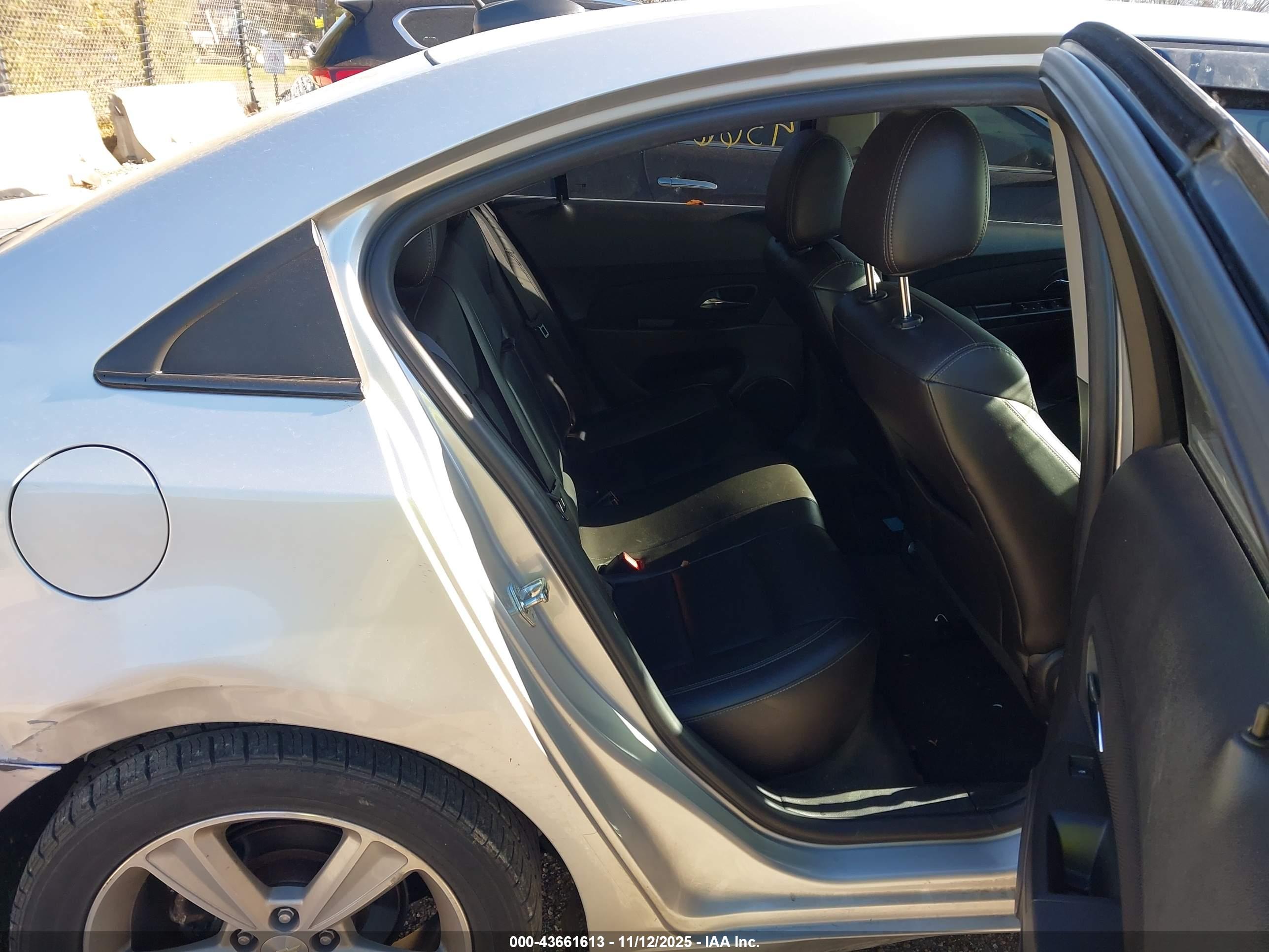 CHEVROLET CRUZE image 8