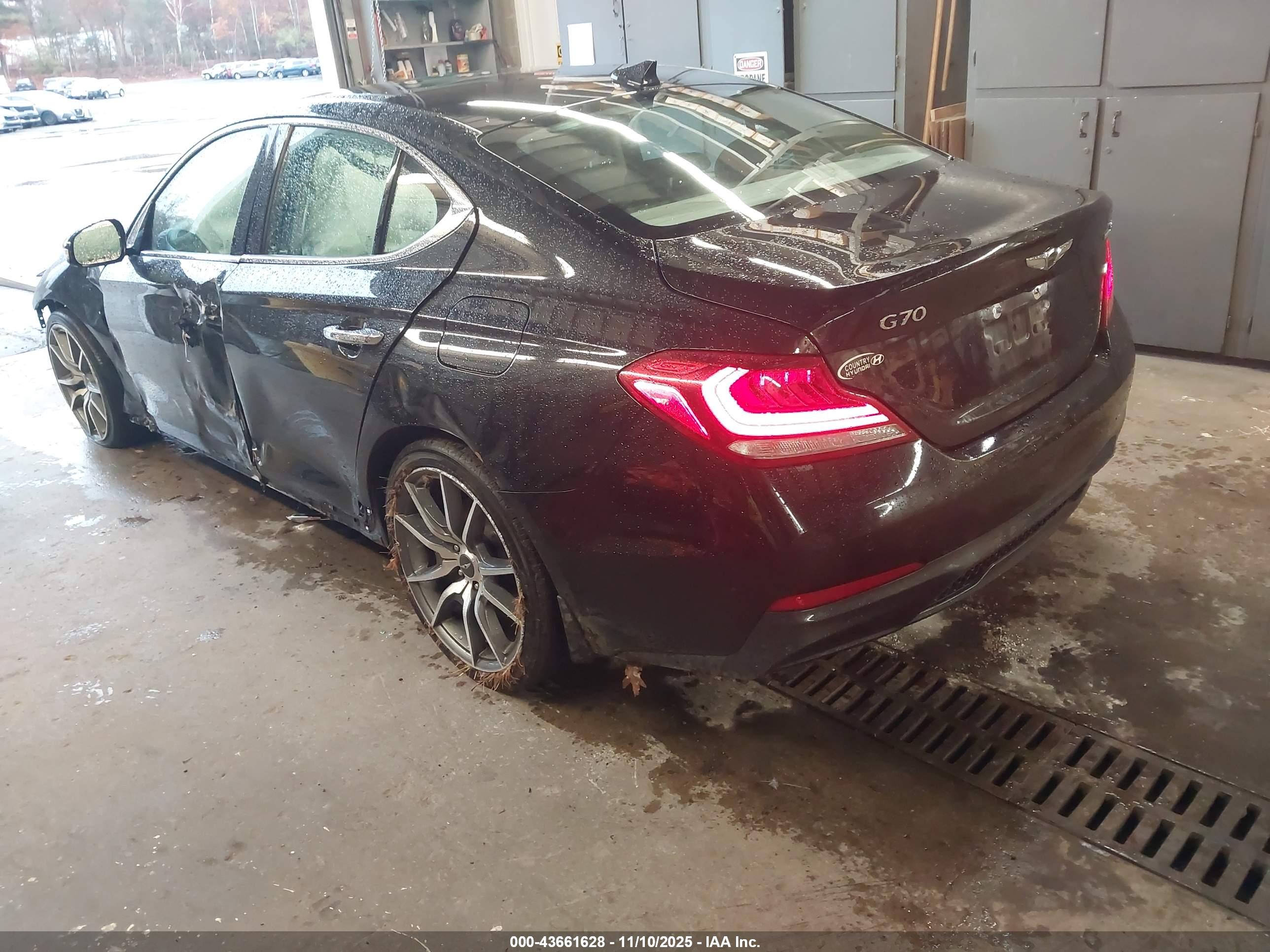 GENESIS G70 image 3