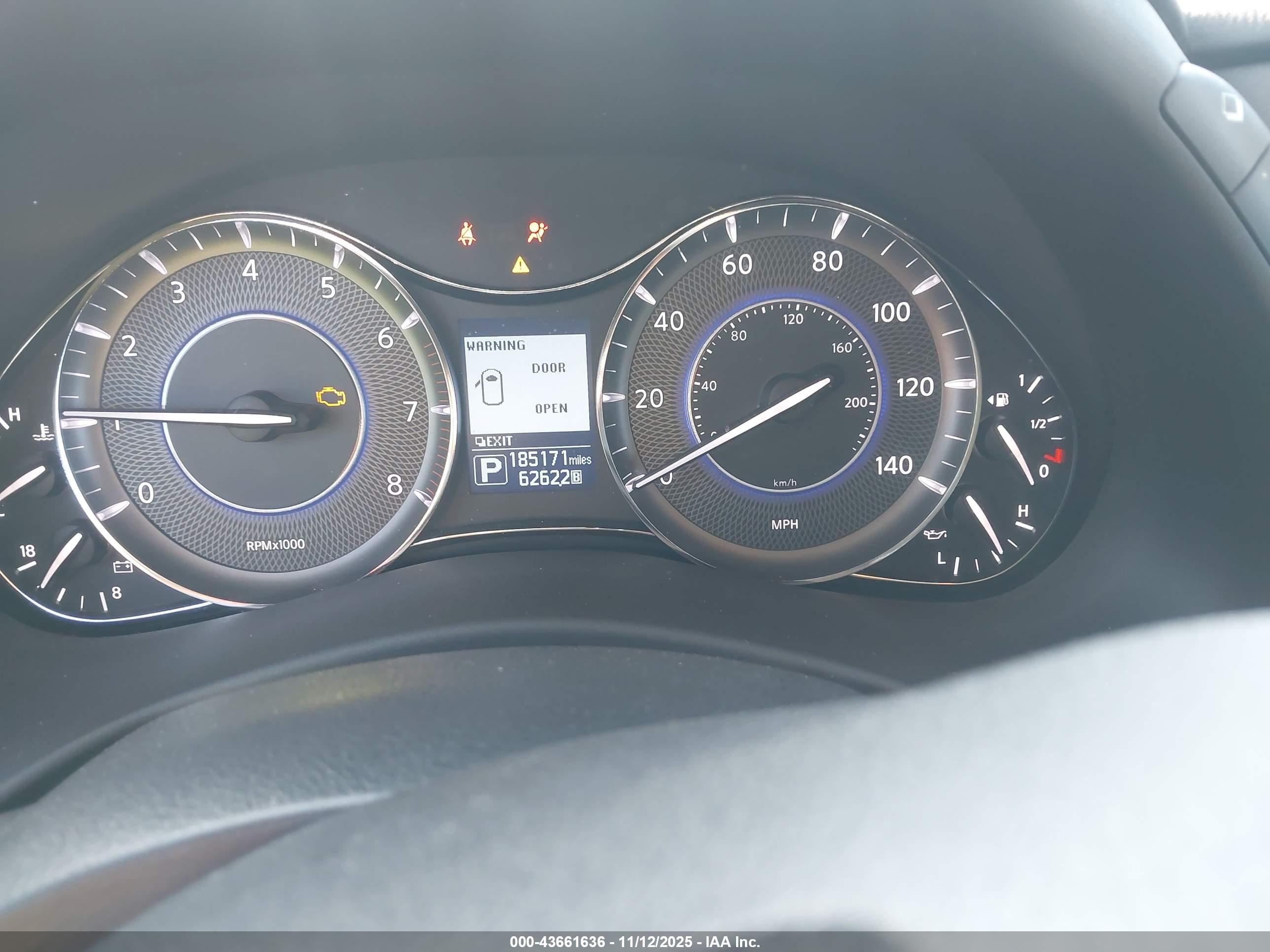 INFINITI QX80 image 7