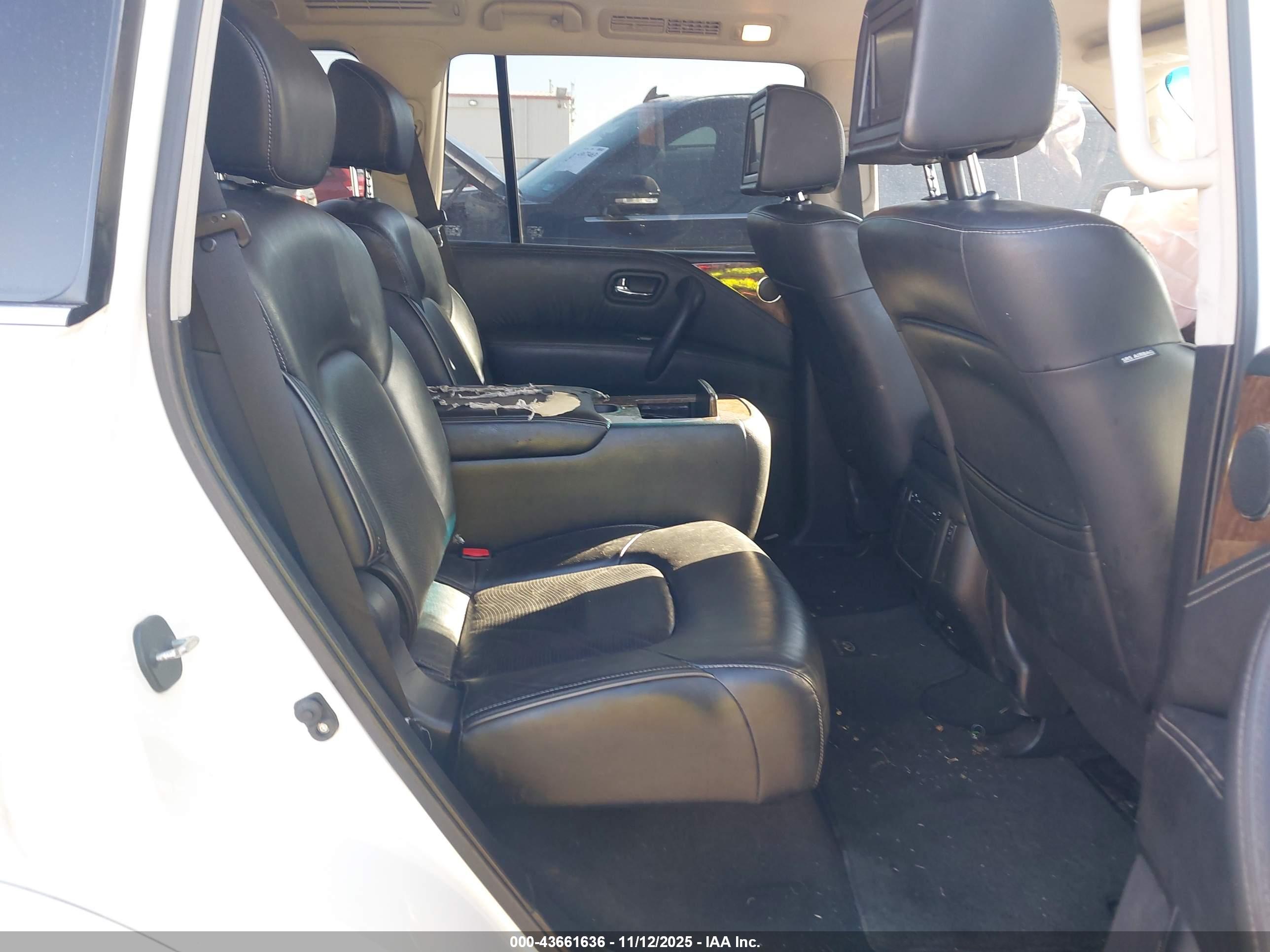 INFINITI QX80 image 8