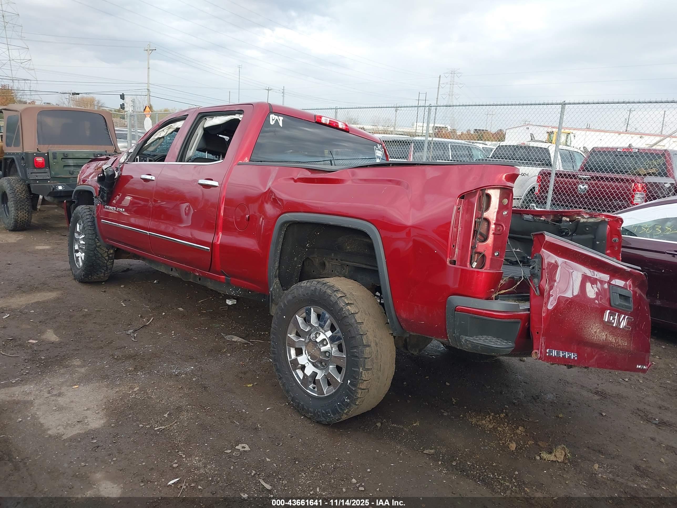 GMC SIERRA image 3