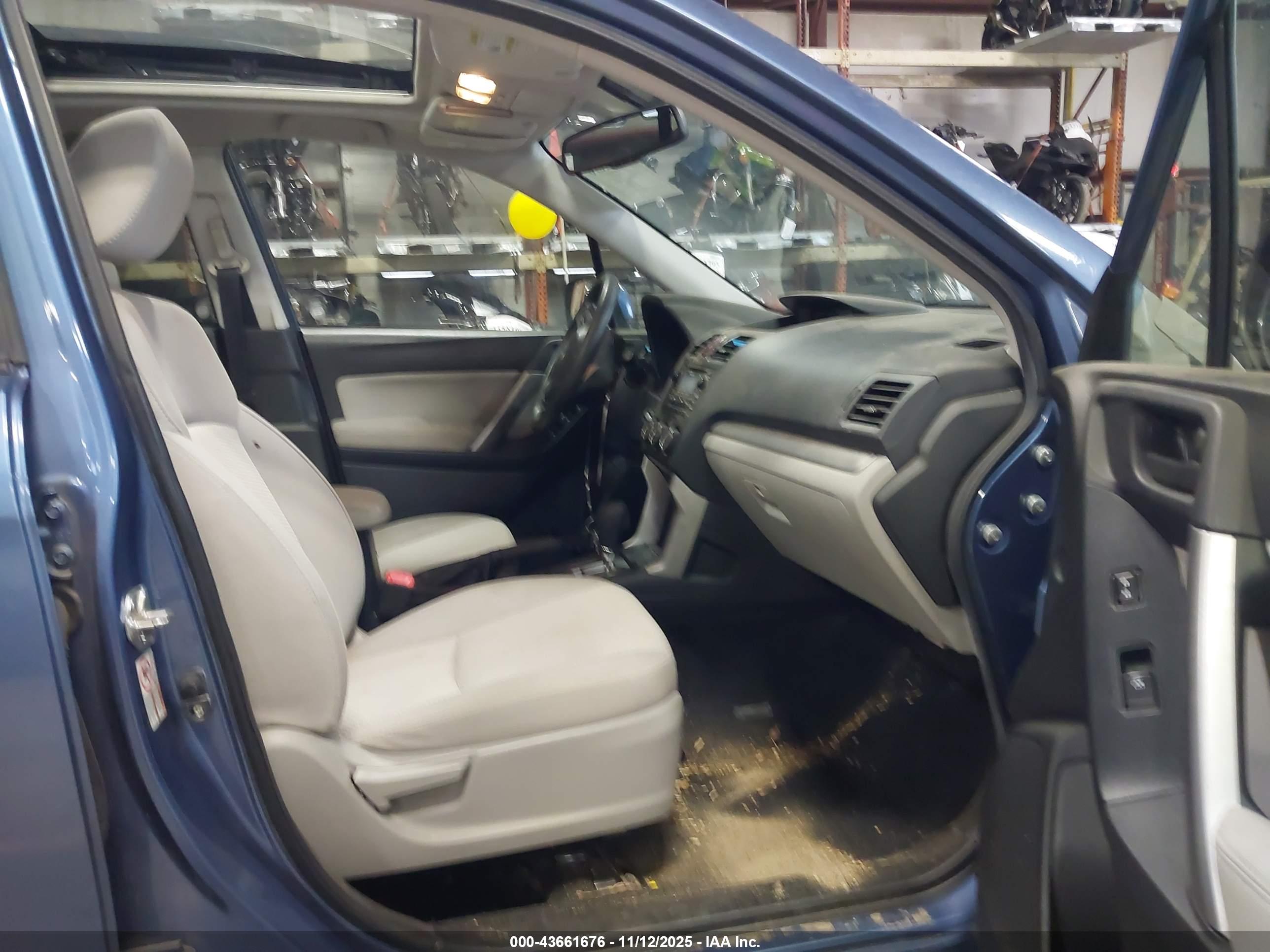 SUBARU FORESTER image 5