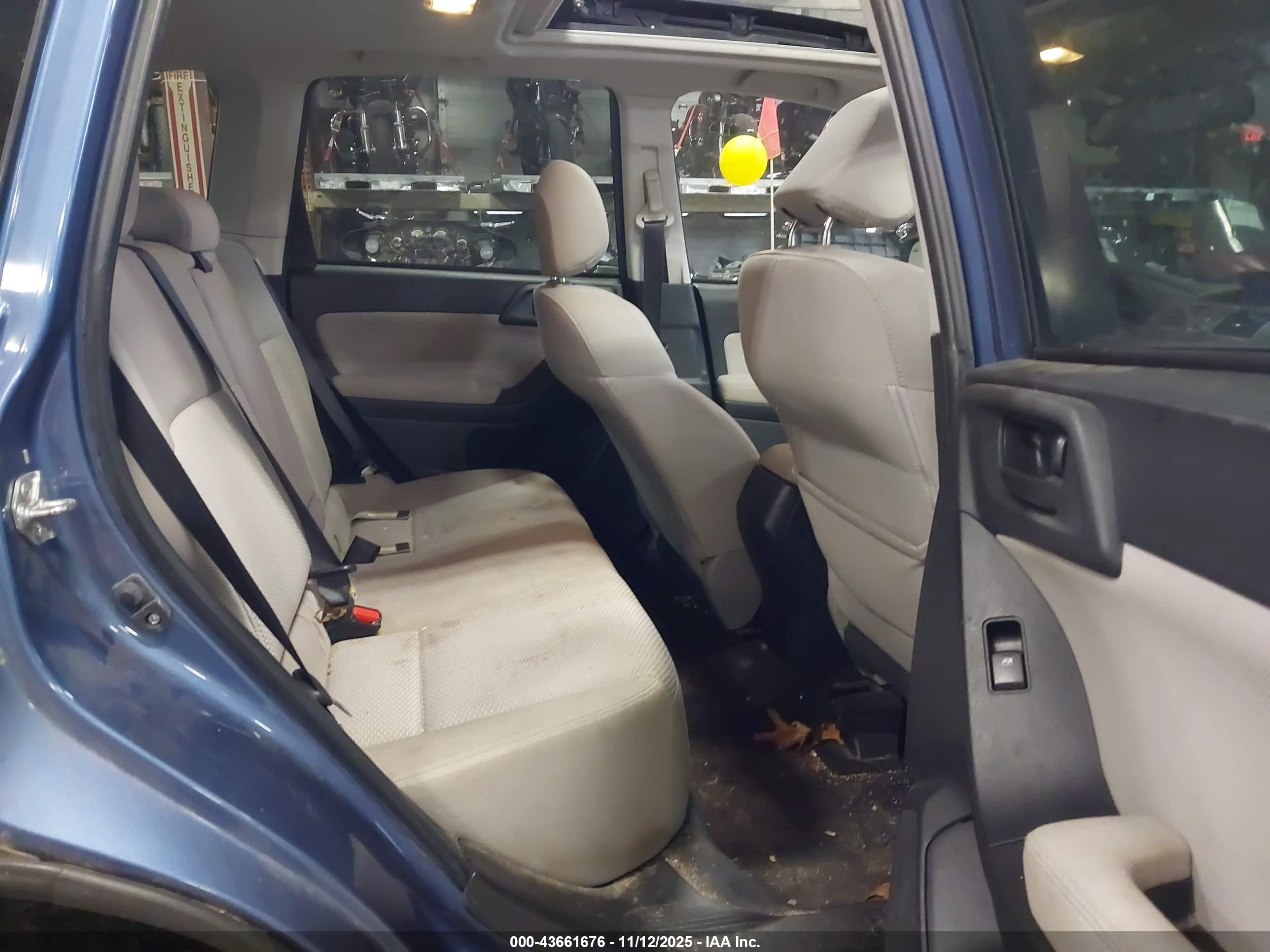 SUBARU FORESTER image 8