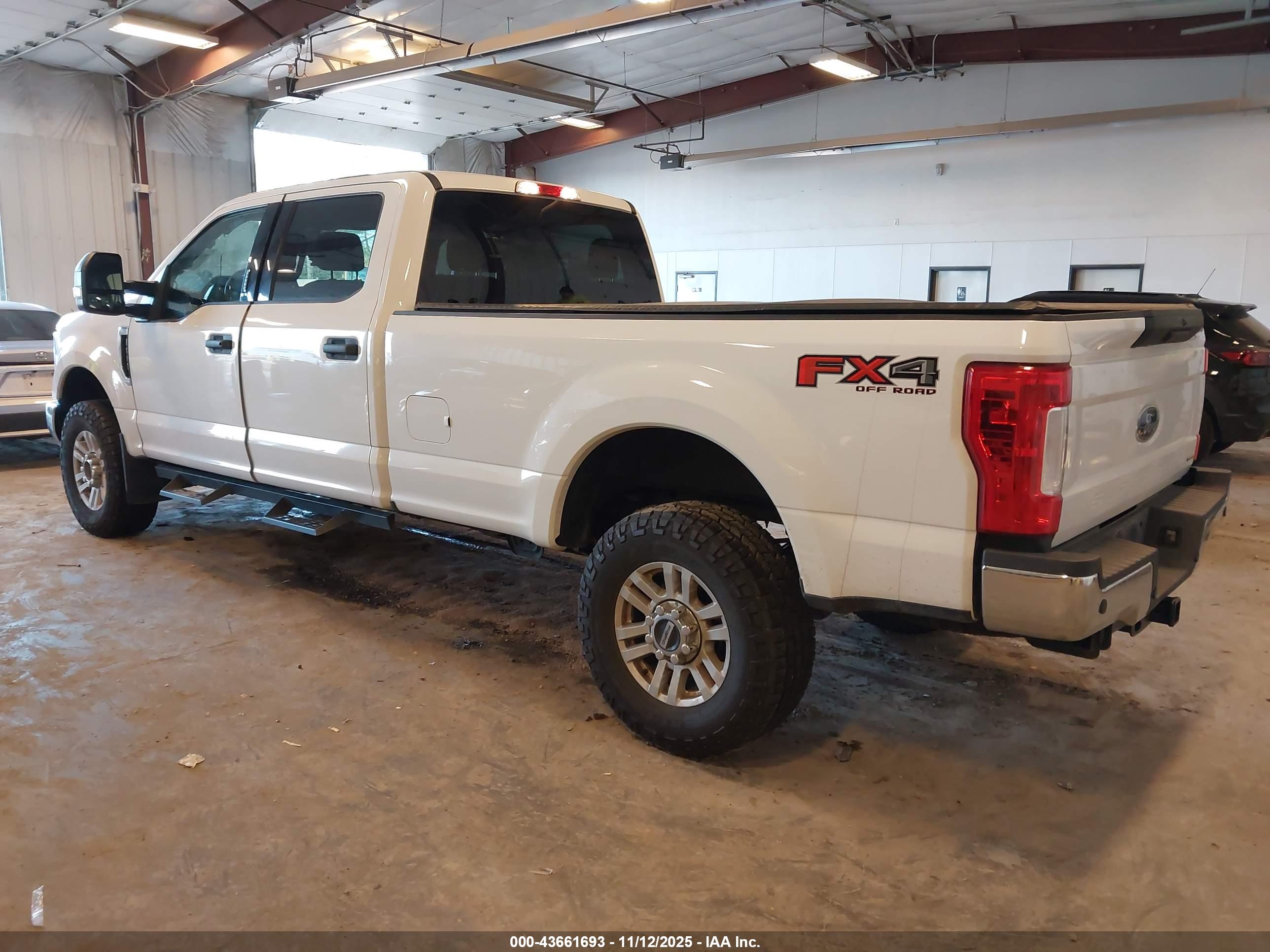 FORD F-350 image 3