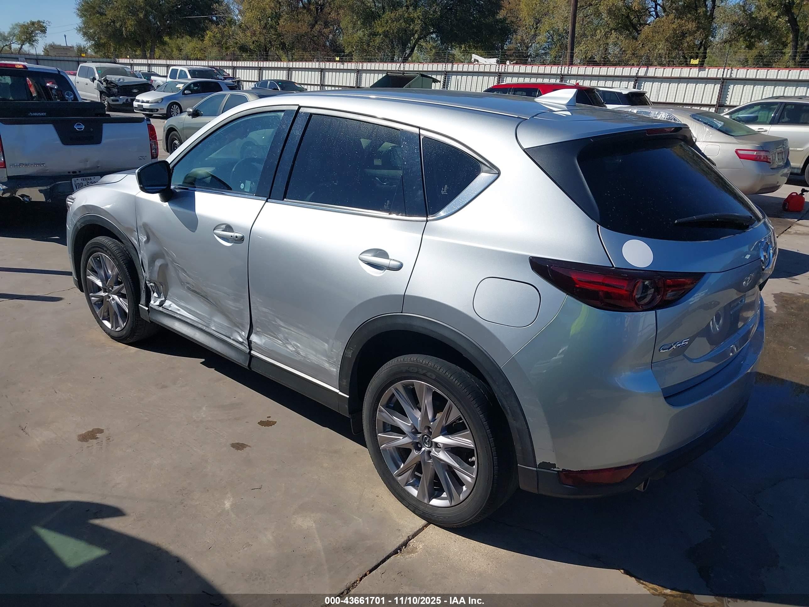 MAZDA CX-5 image 3