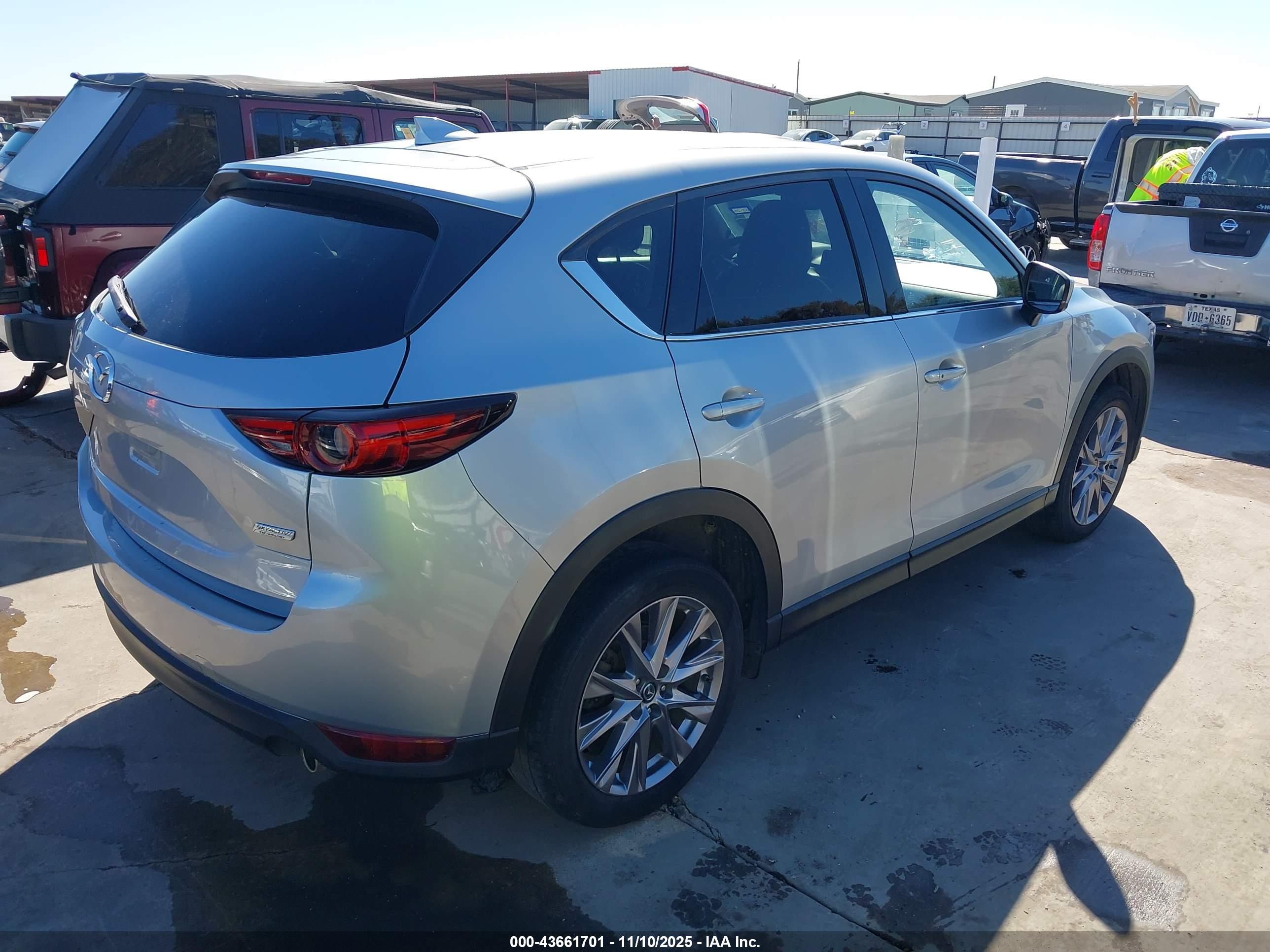 MAZDA CX-5 image 4