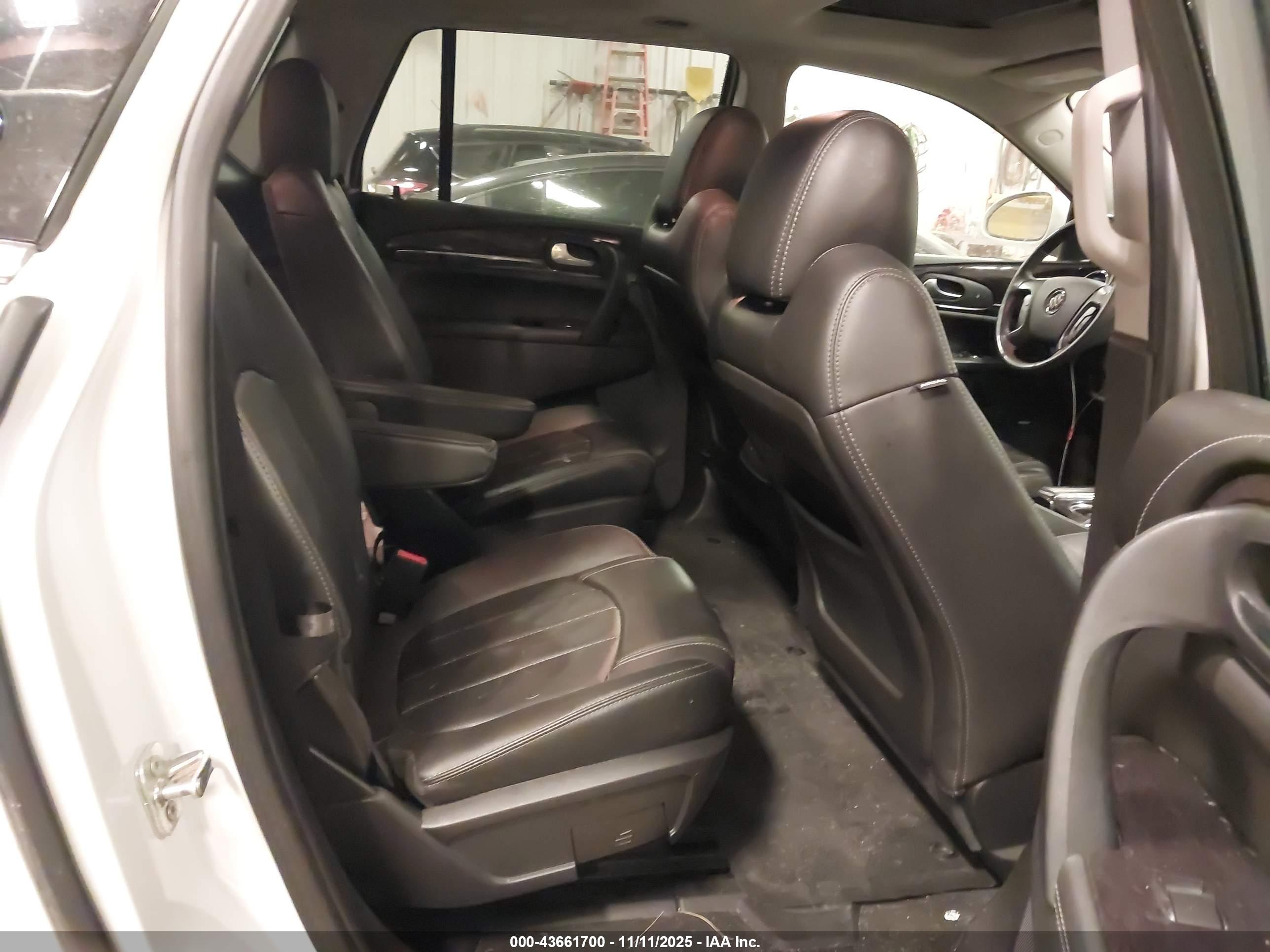 BUICK ENCLAVE image 8
