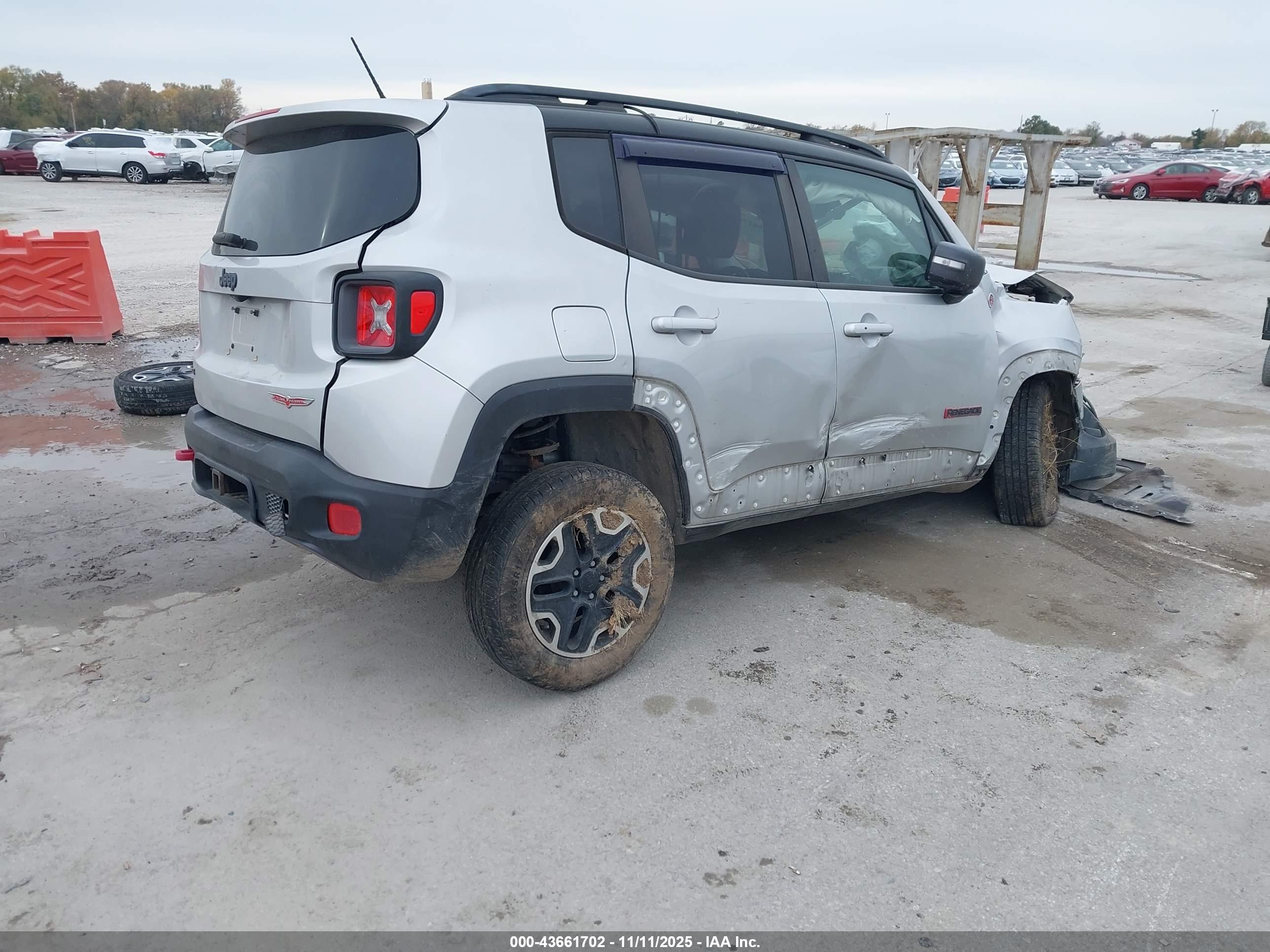 JEEP RENEGADE image 4