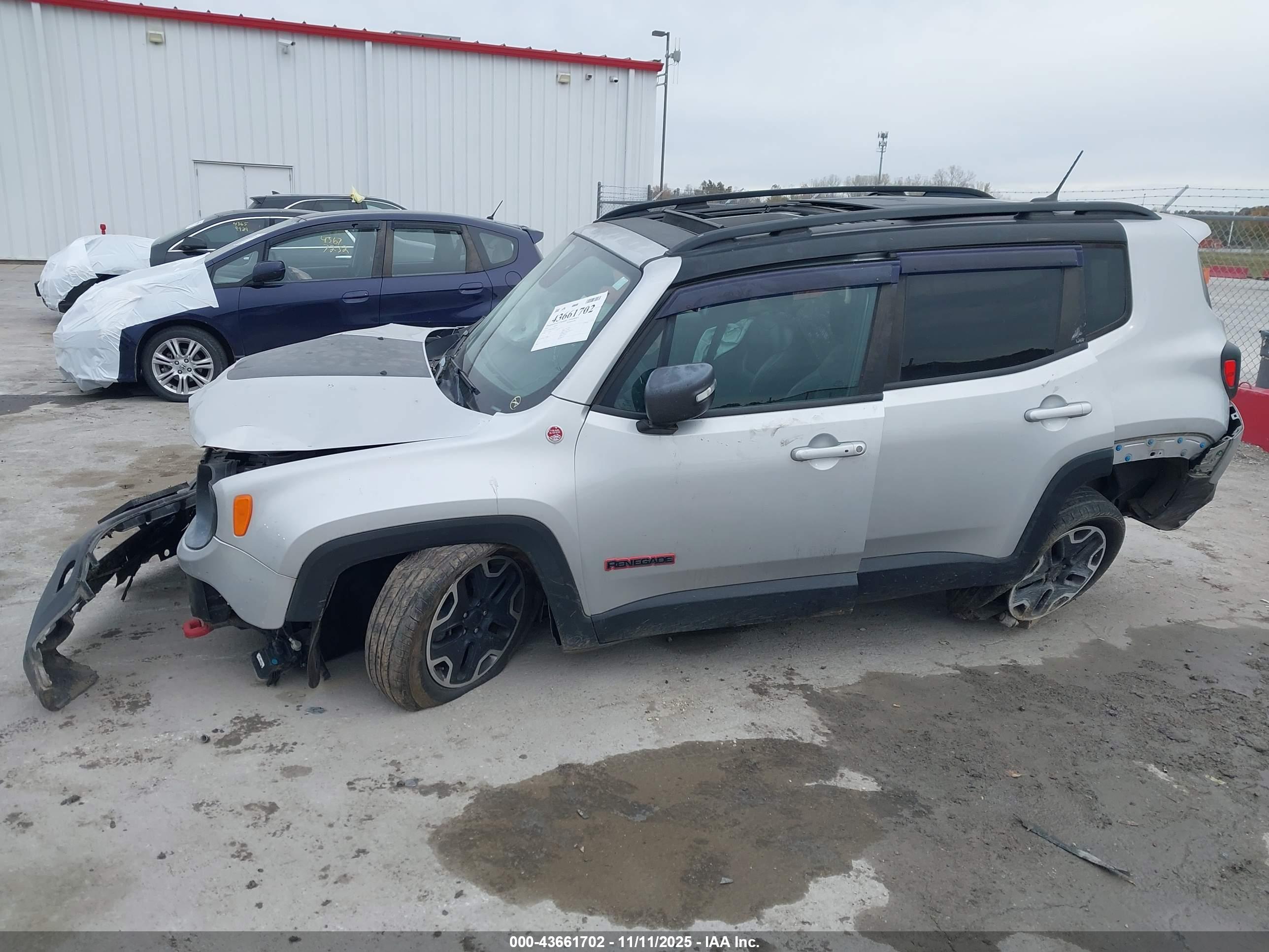 JEEP RENEGADE image 6