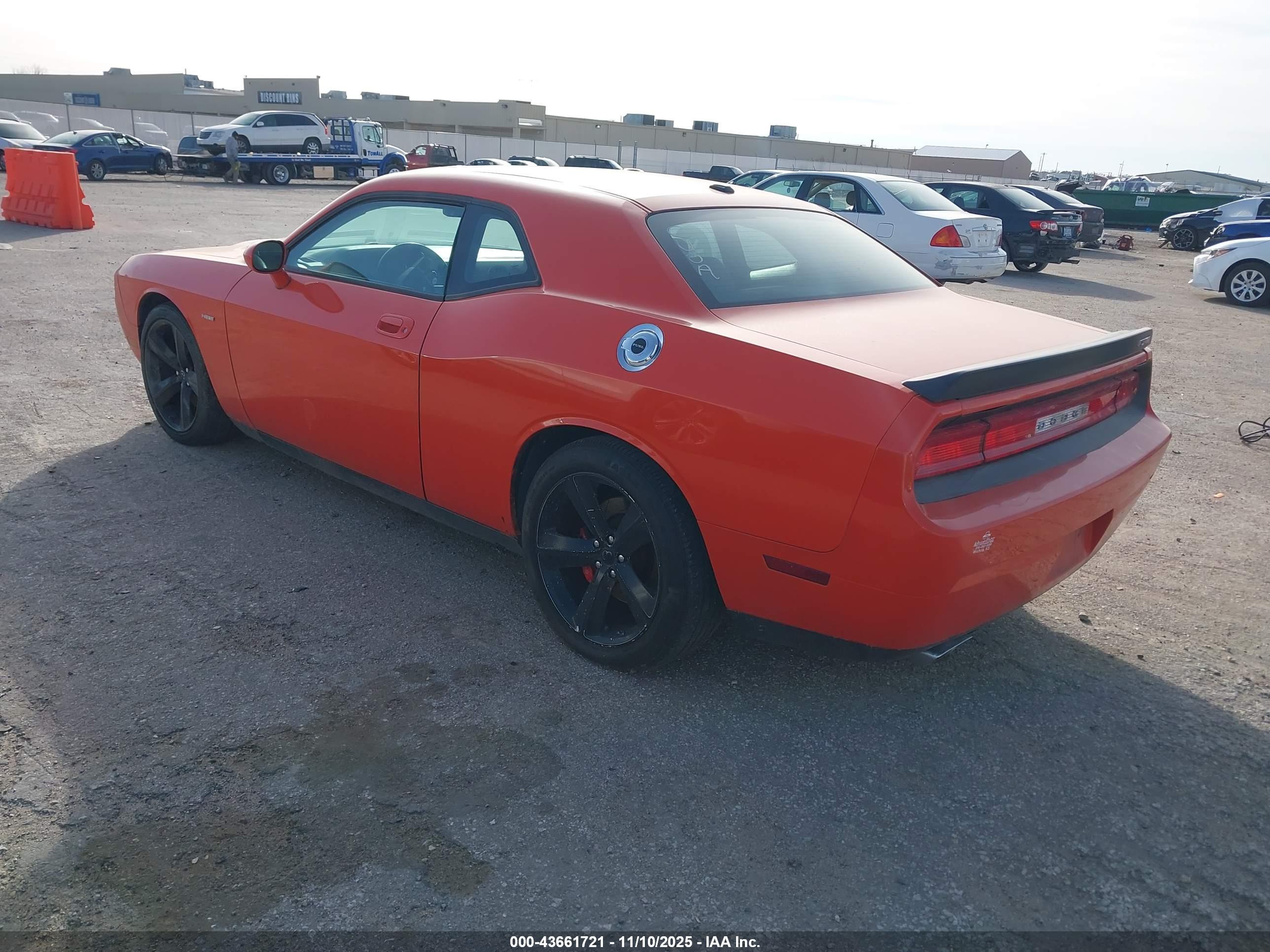 DODGE CHALLENGER image 3