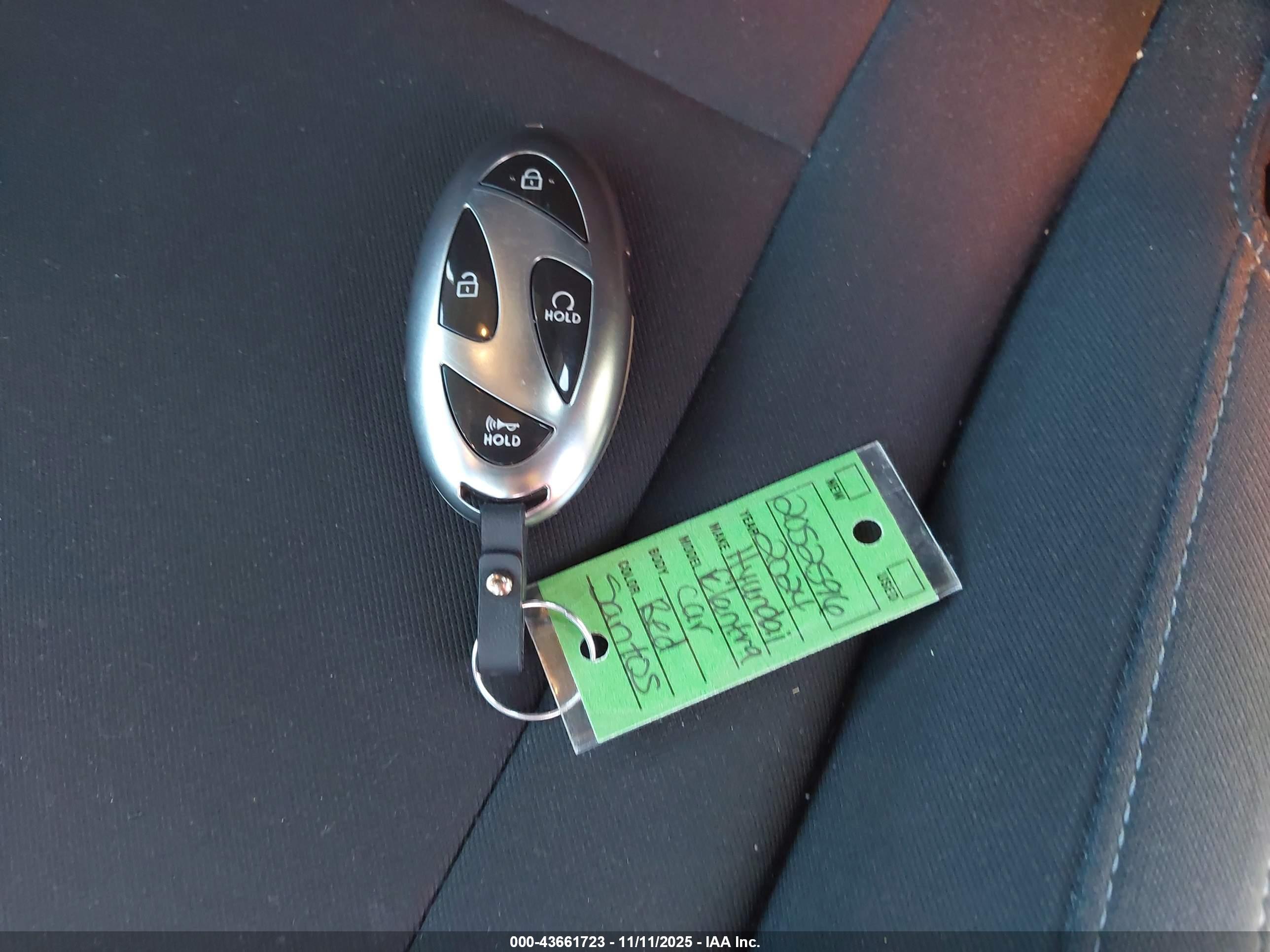 HYUNDAI ELANTRA image 11