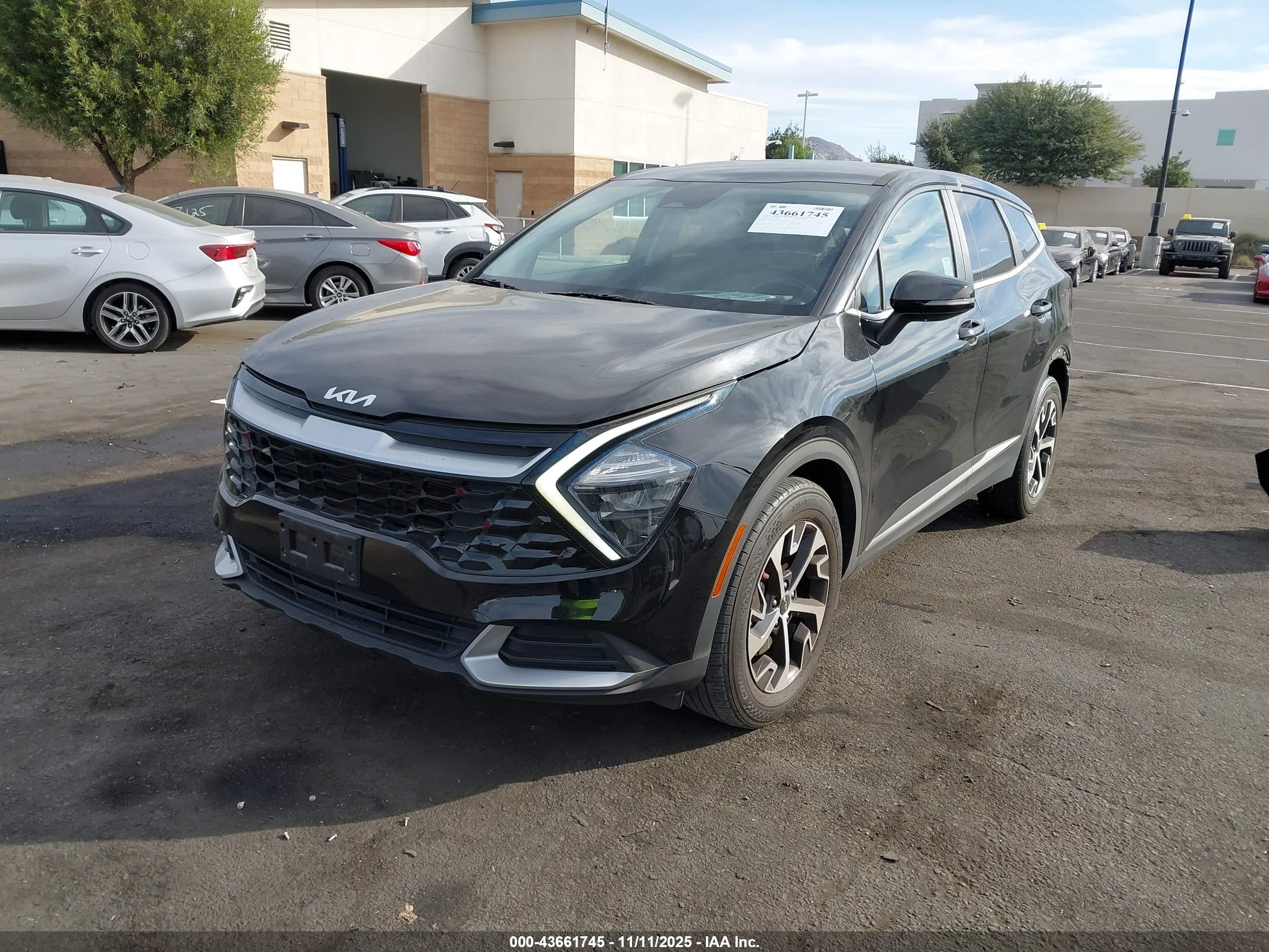 KIA SPORTAGE image 2