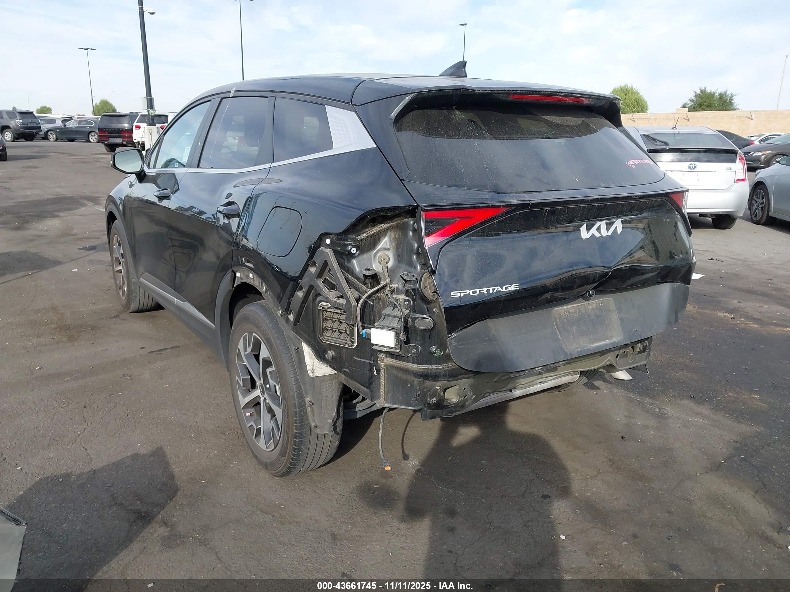 KIA SPORTAGE image 3
