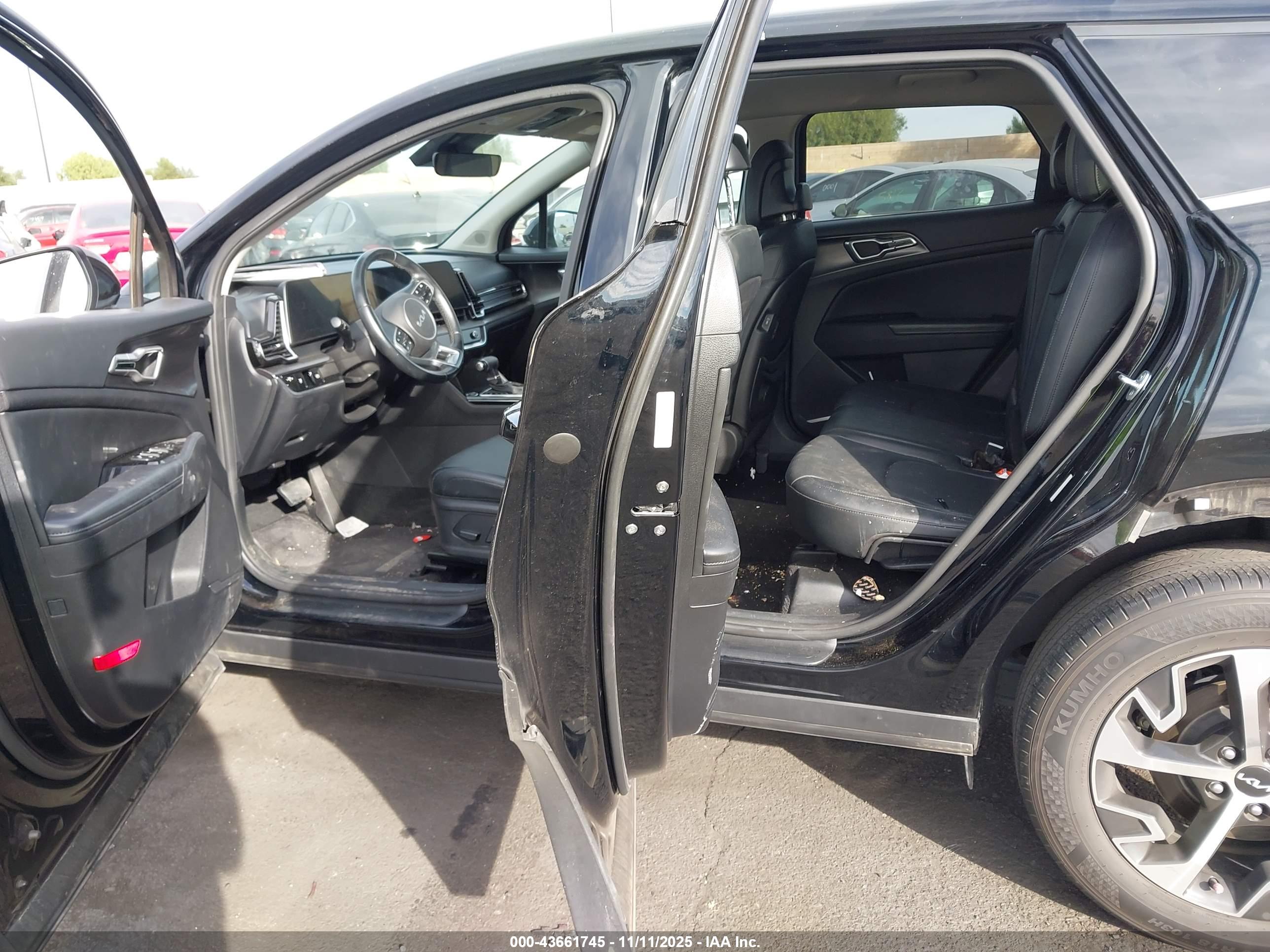 KIA SPORTAGE image 8