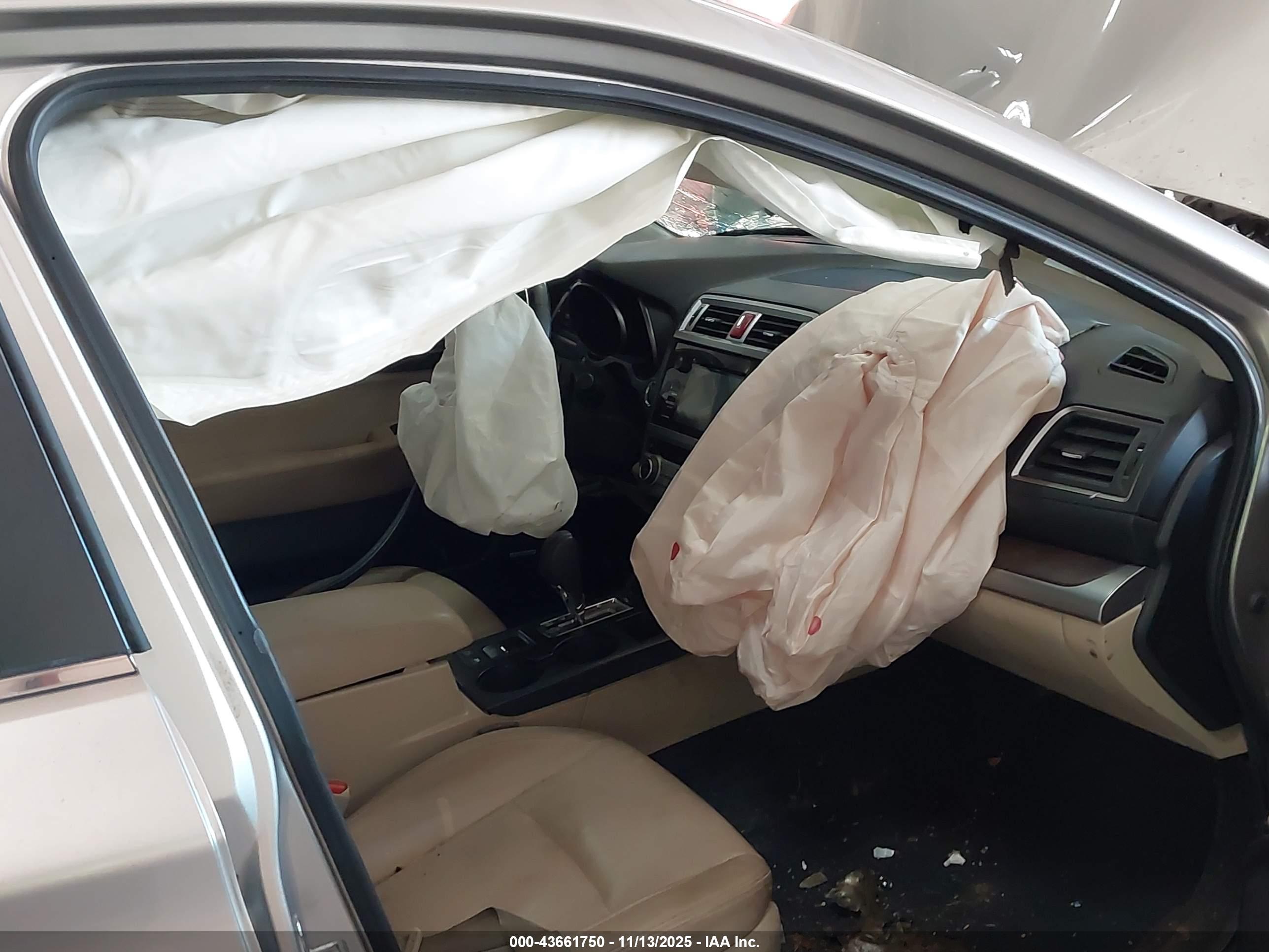SUBARU OUTBACK image 5