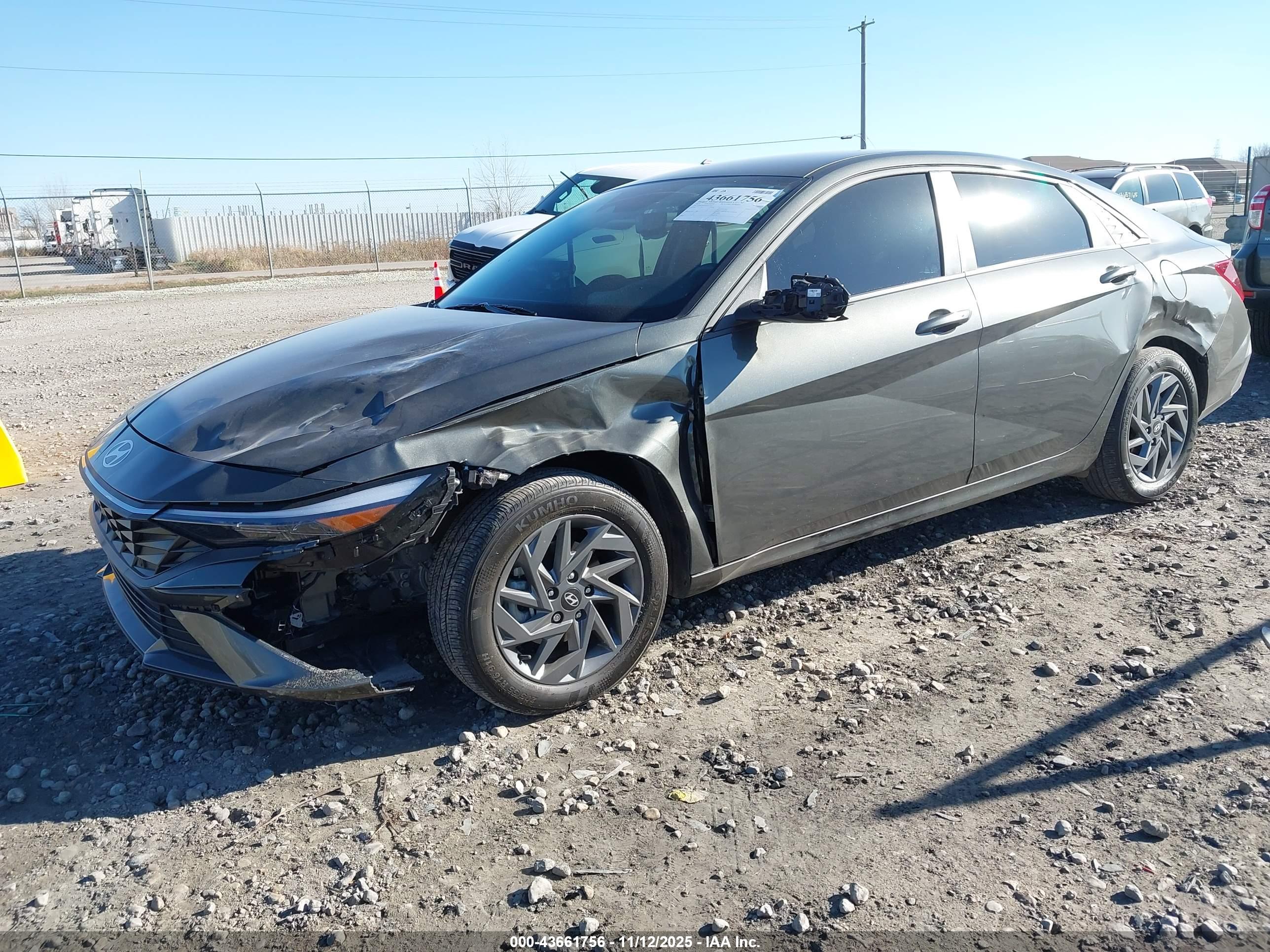 HYUNDAI ELANTRA image 2