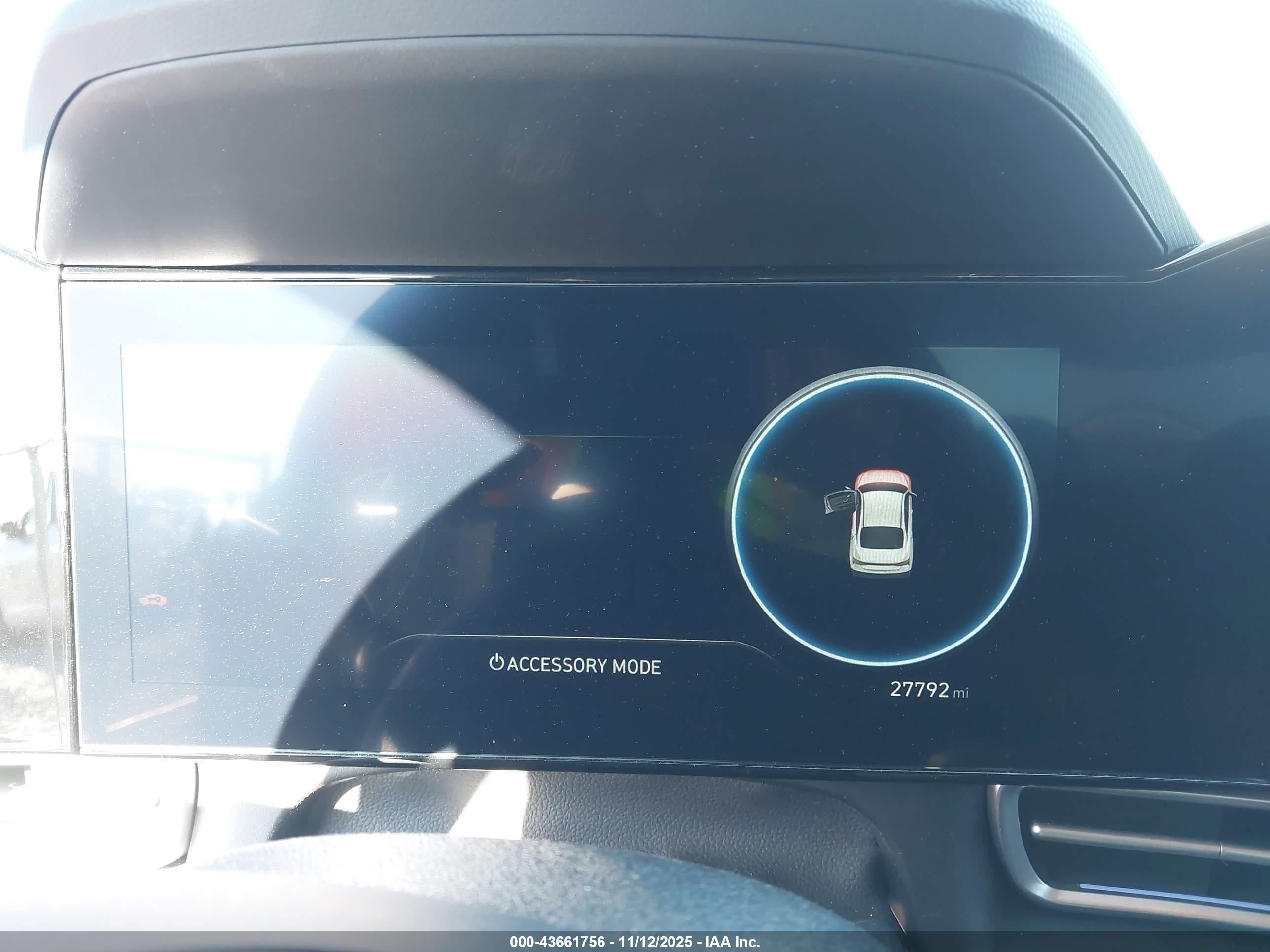 HYUNDAI ELANTRA image 7