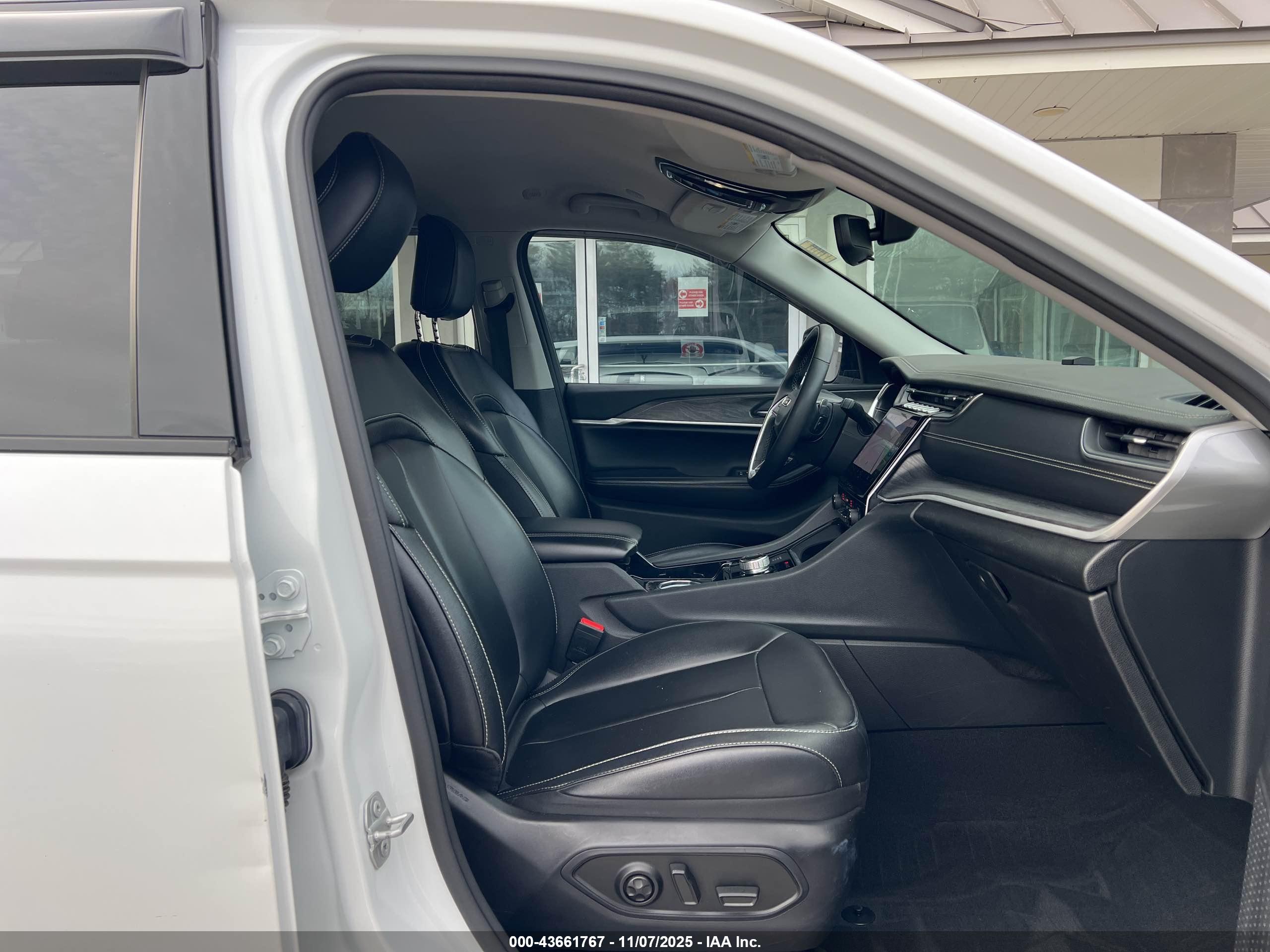 JEEP GRAND image 5