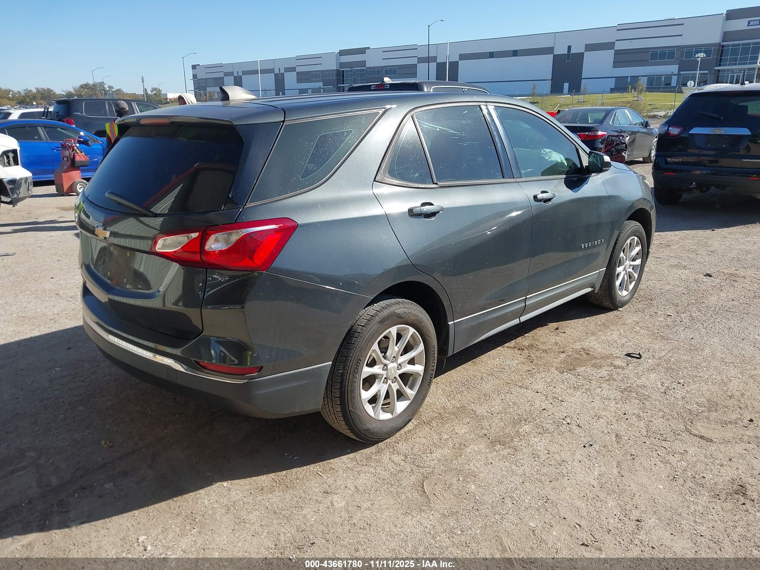 CHEVROLET EQUINOX image 4