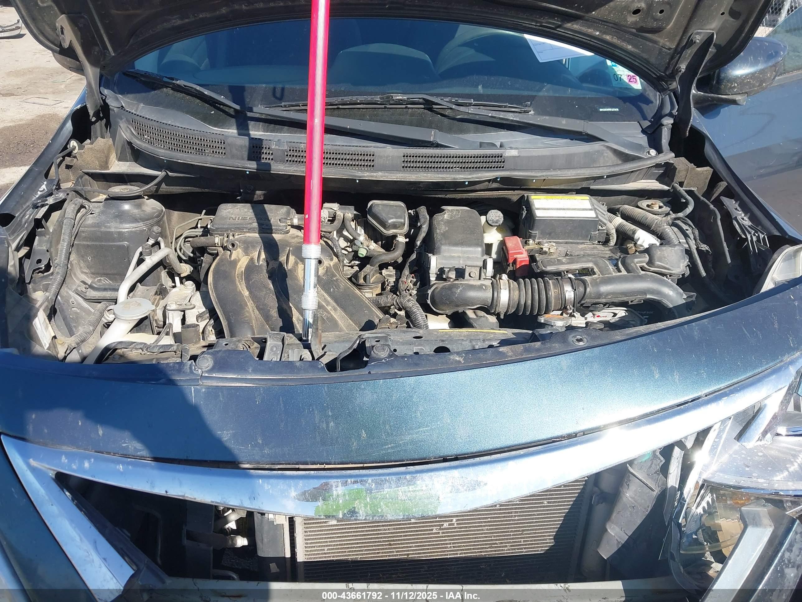 NISSAN VERSA image 10