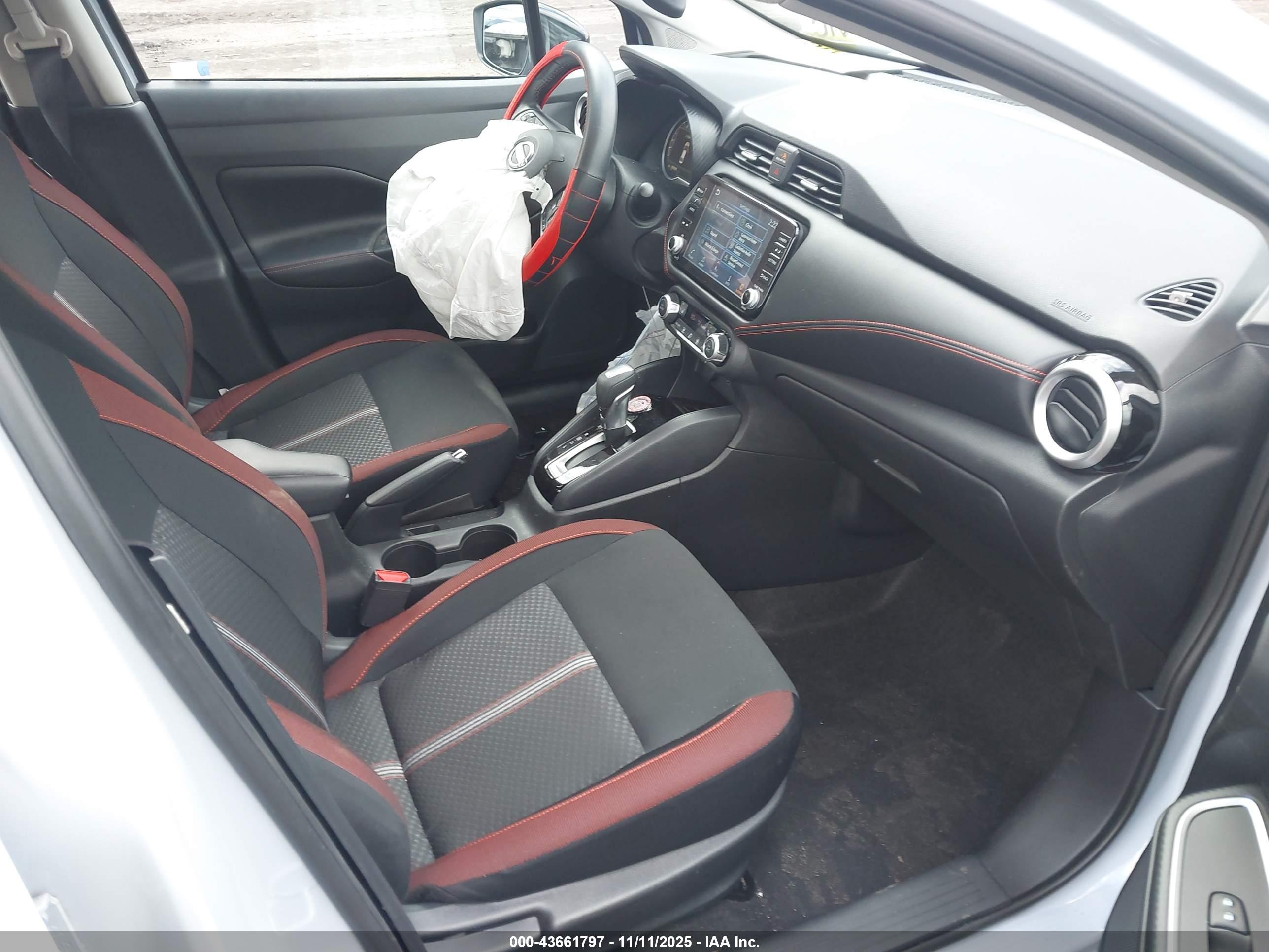NISSAN VERSA image 5