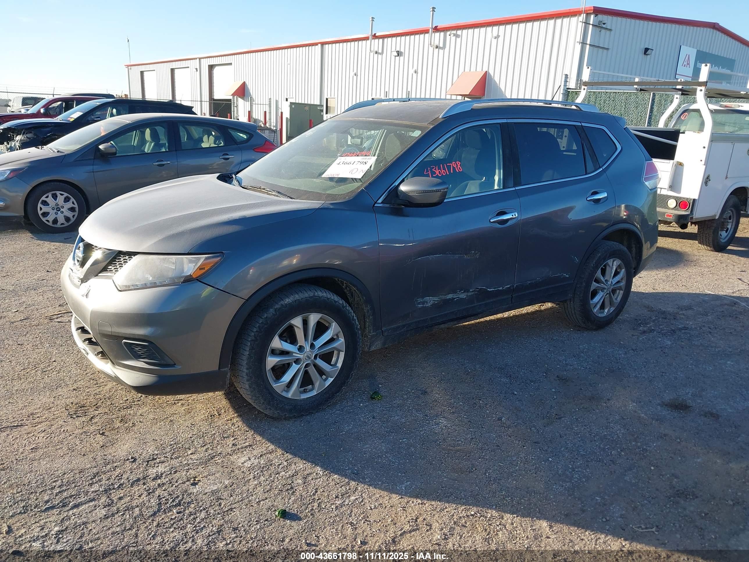 NISSAN ROGUE image 2