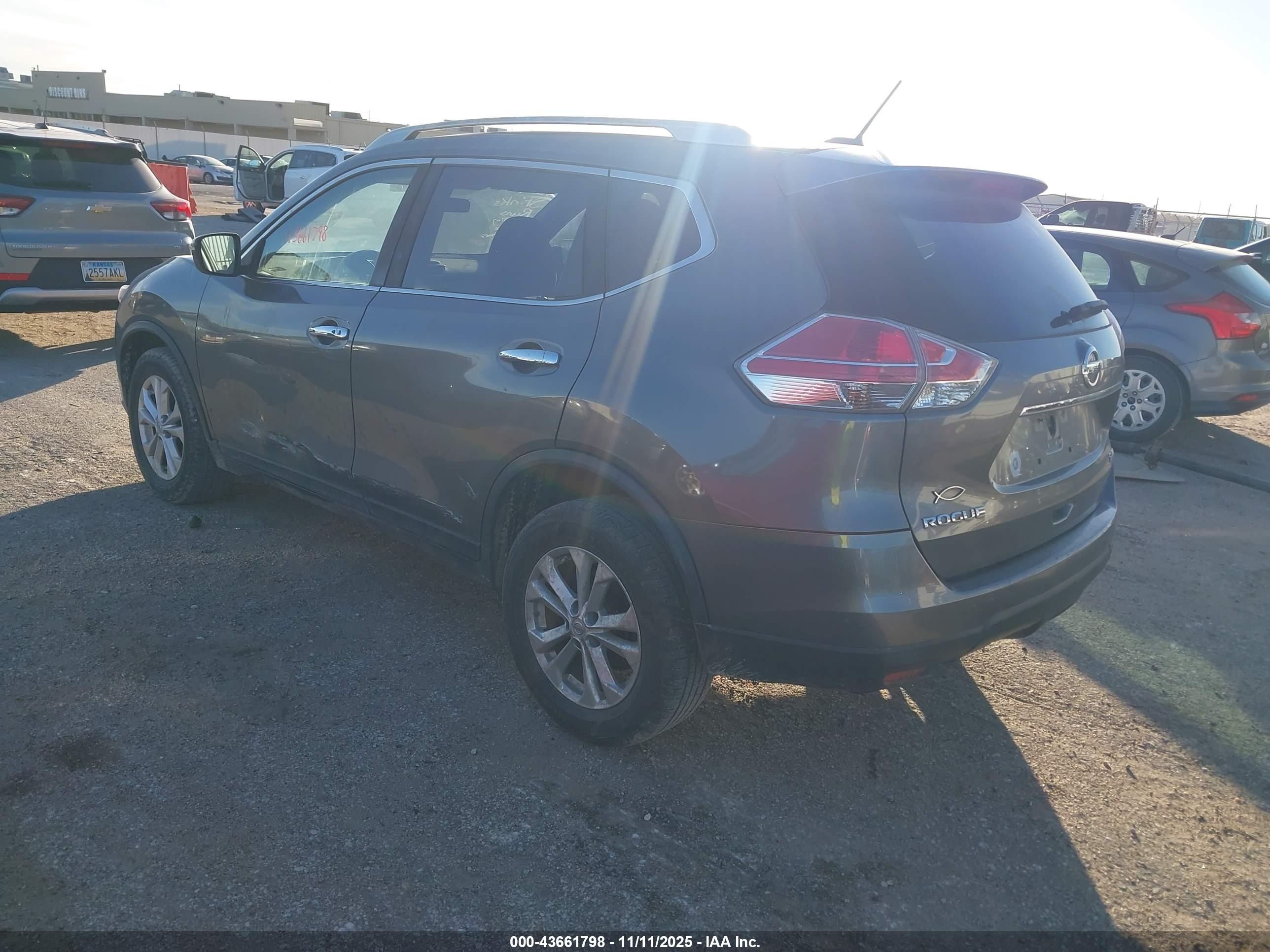 NISSAN ROGUE image 3