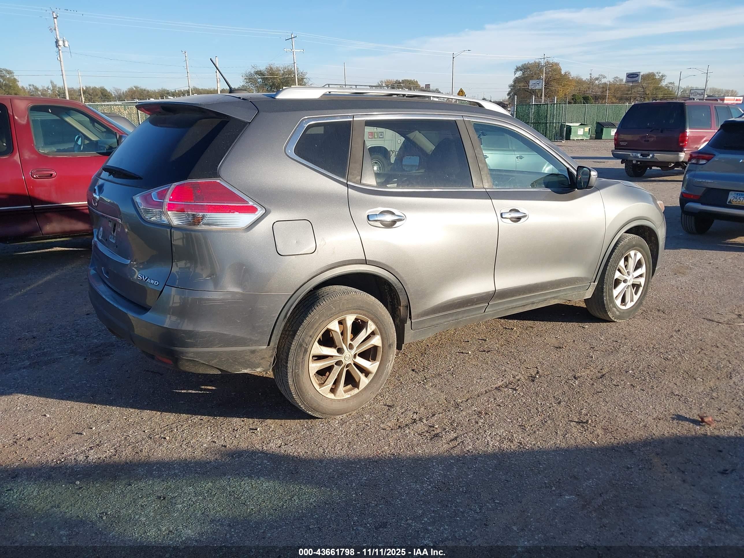 NISSAN ROGUE image 4