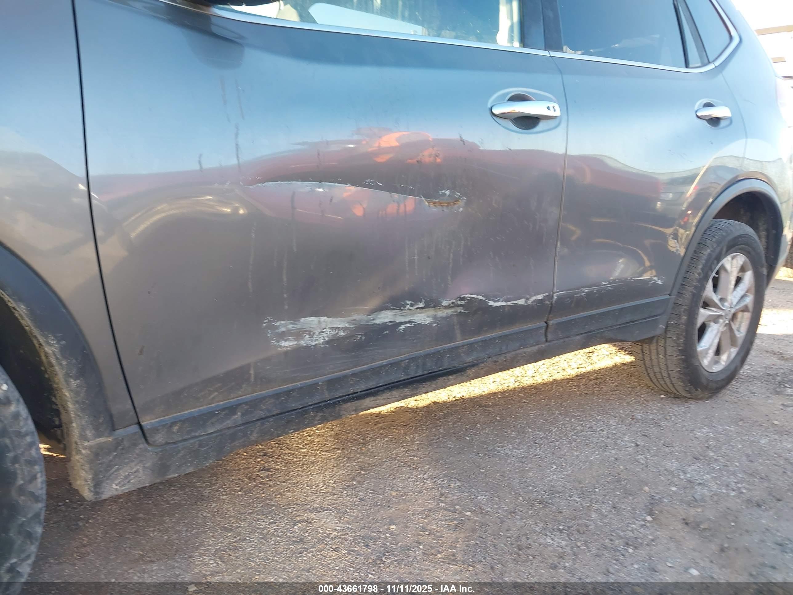 NISSAN ROGUE image 6