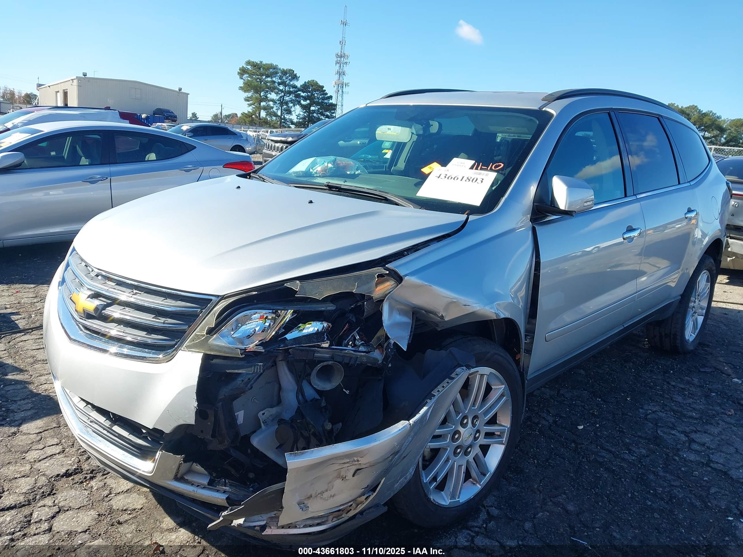 CHEVROLET TRAVERSE image 6
