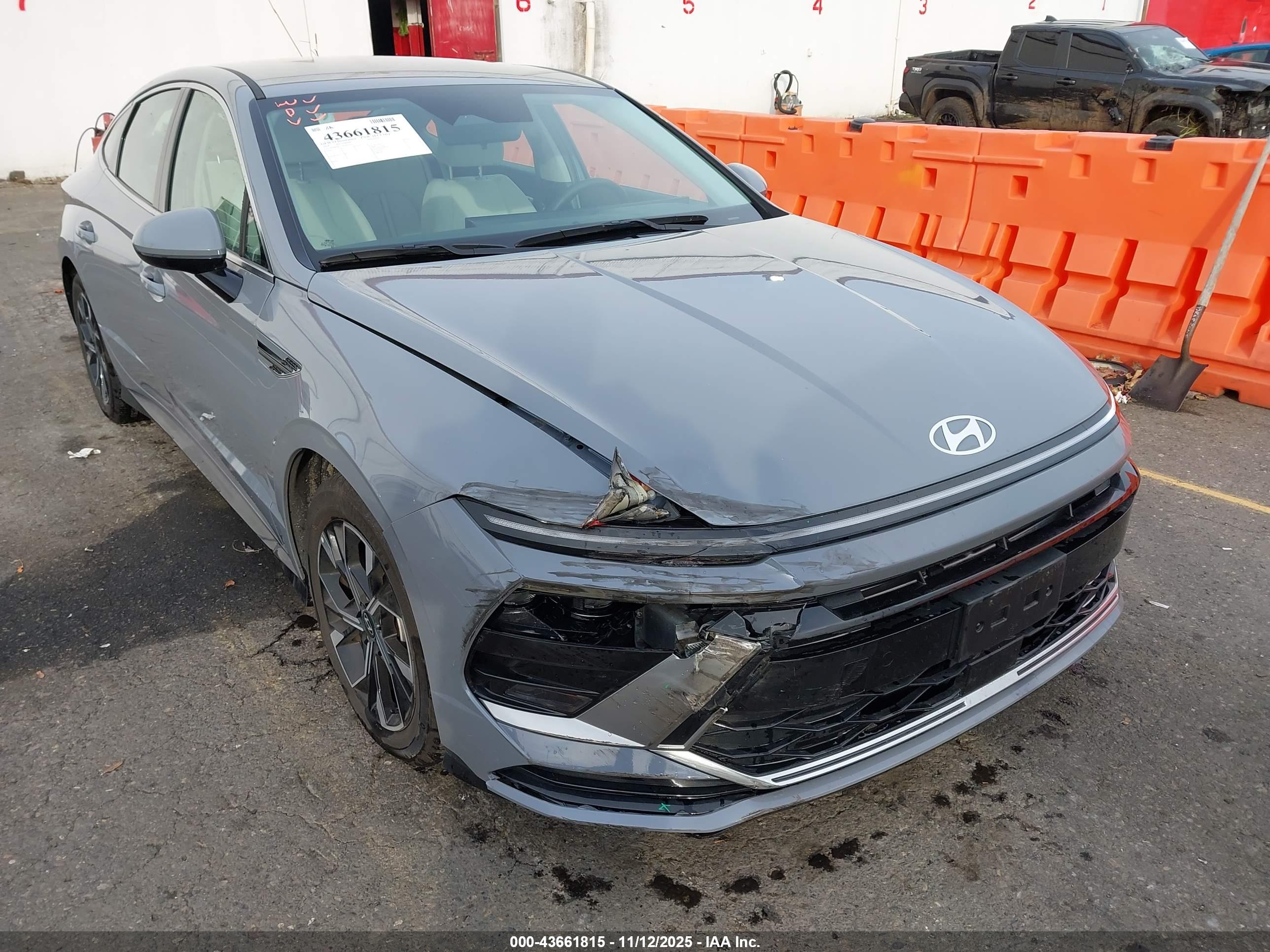 HYUNDAI SONATA image 6