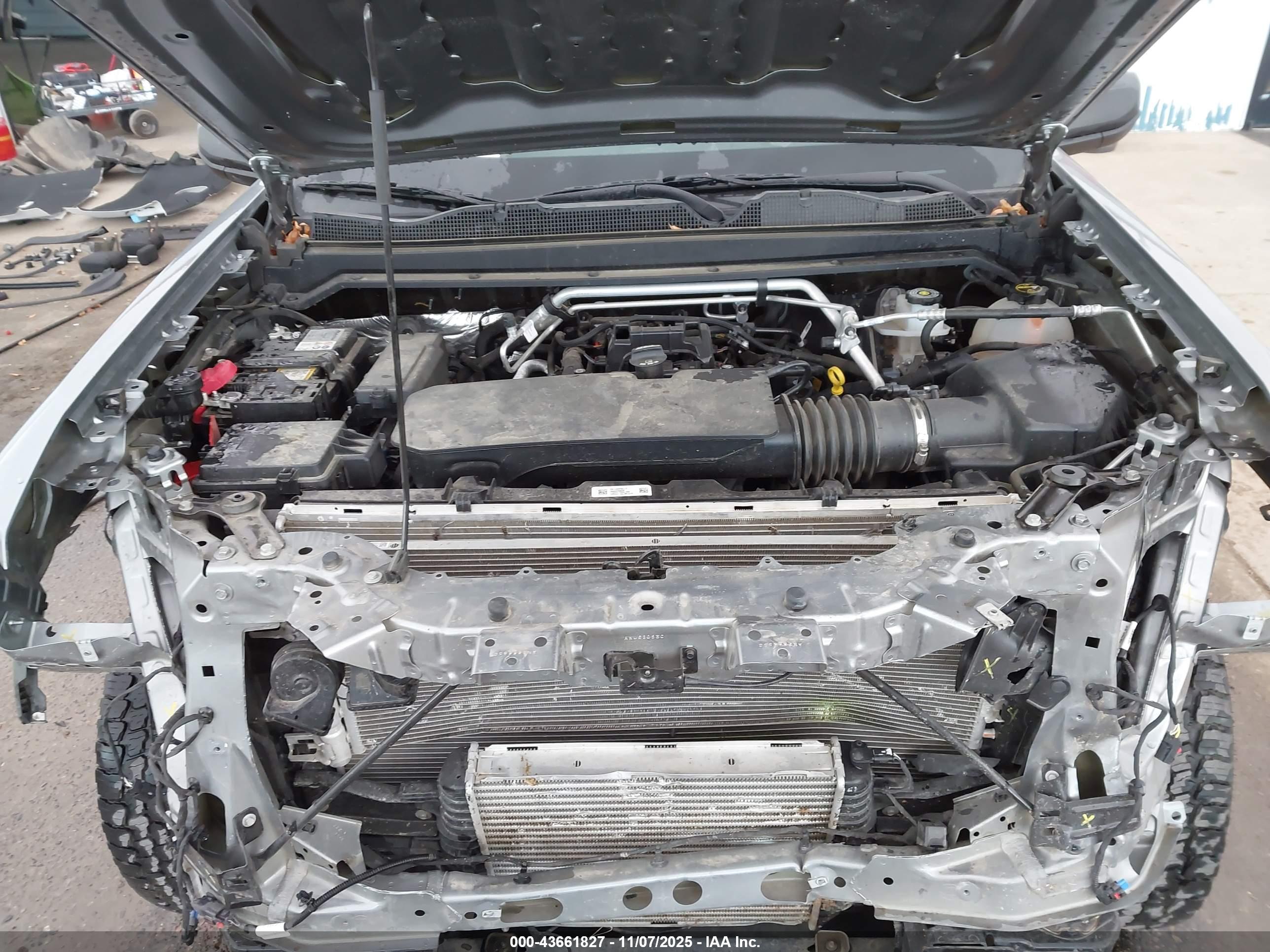 CHEVROLET COLORADO image 10