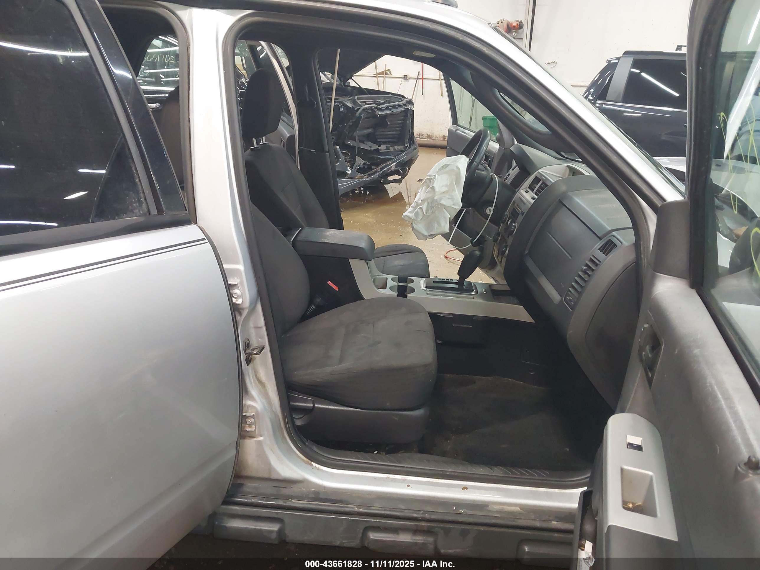 FORD ESCAPE image 5